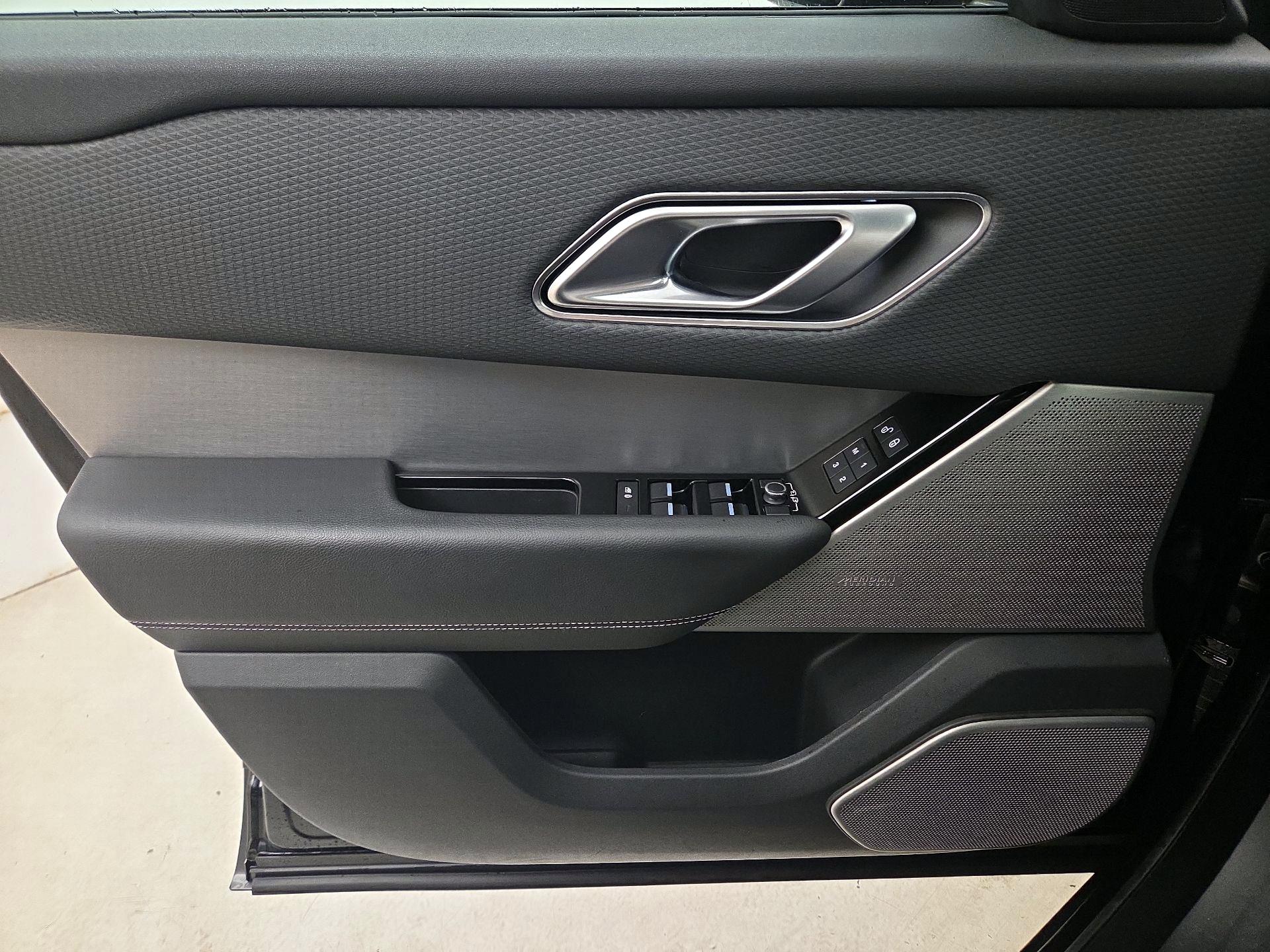 Thumbnail: 2019 Land Rover Range Rover Velar - 12