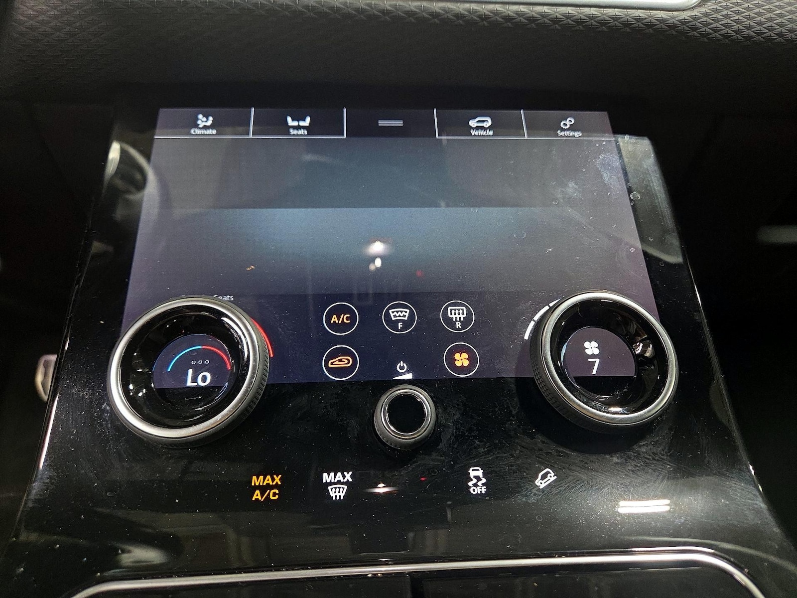 2019 Land Rover Range Rover Velar SE - Photo 17