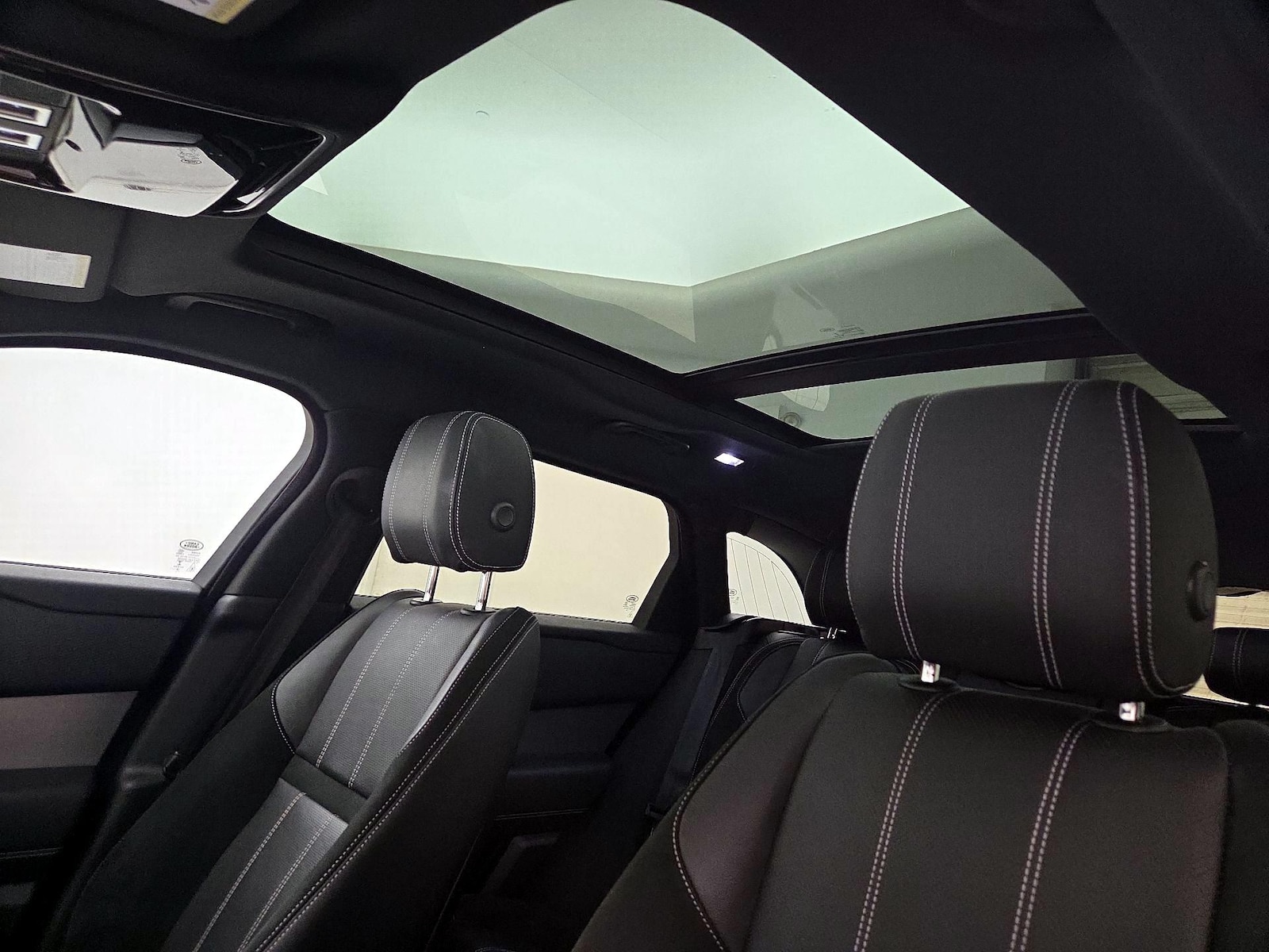 2019 Land Rover Range Rover Velar SE - Photo 20