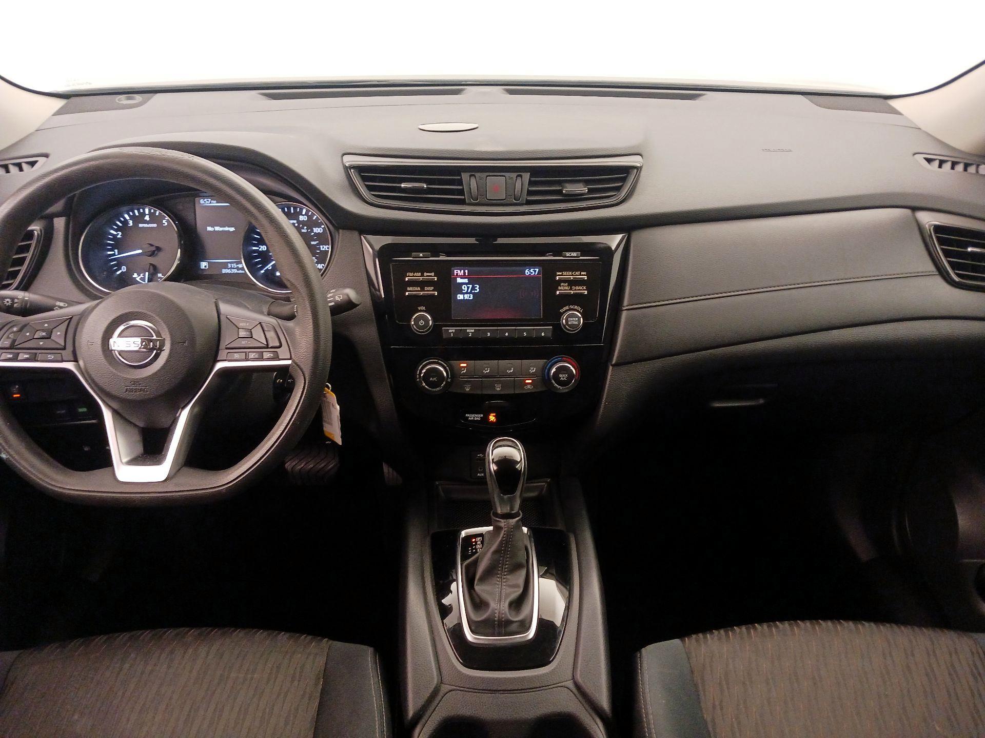Thumbnail: 2017 Nissan Rogue - 9