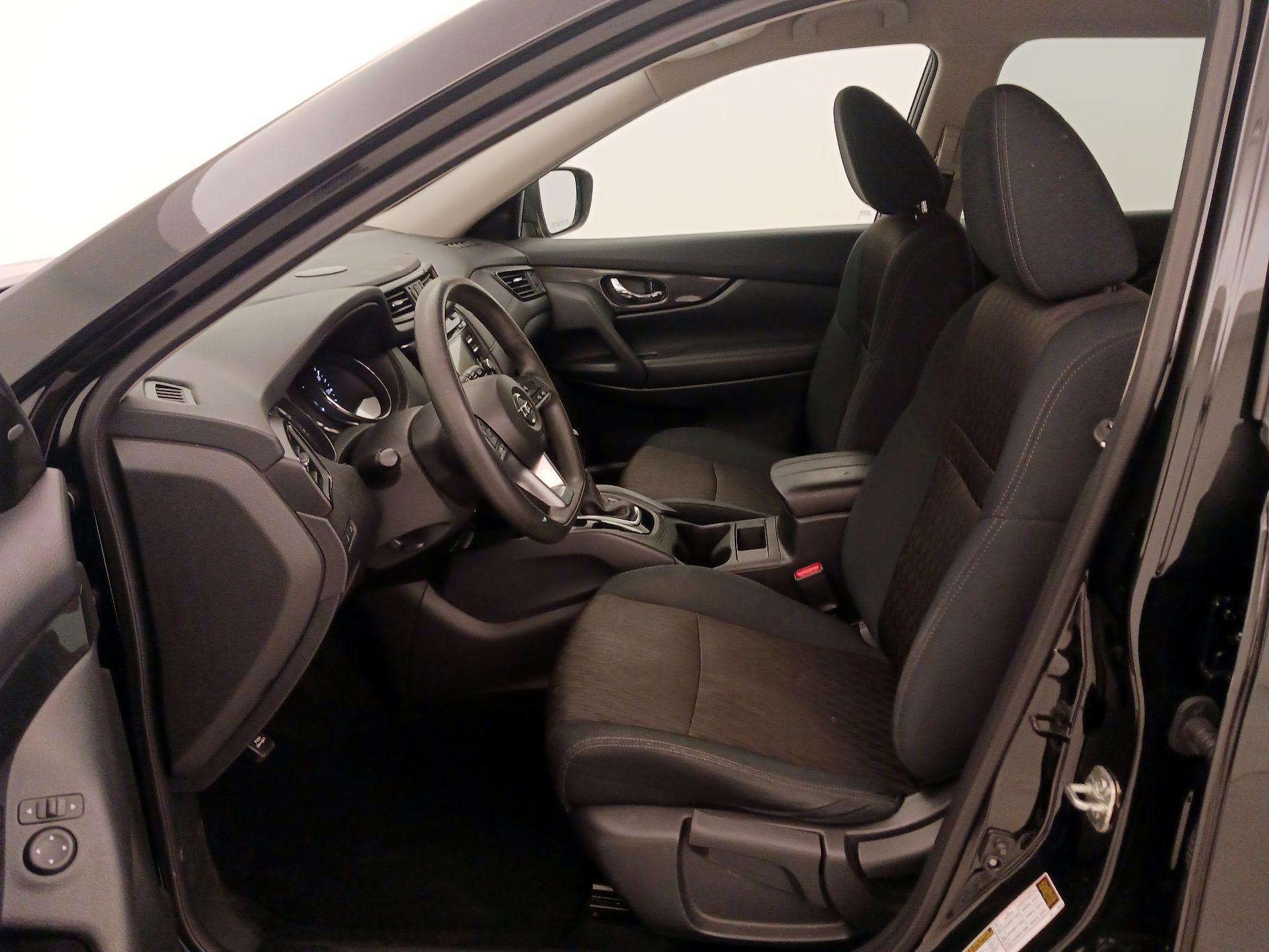 Thumbnail: 2017 Nissan Rogue - 11