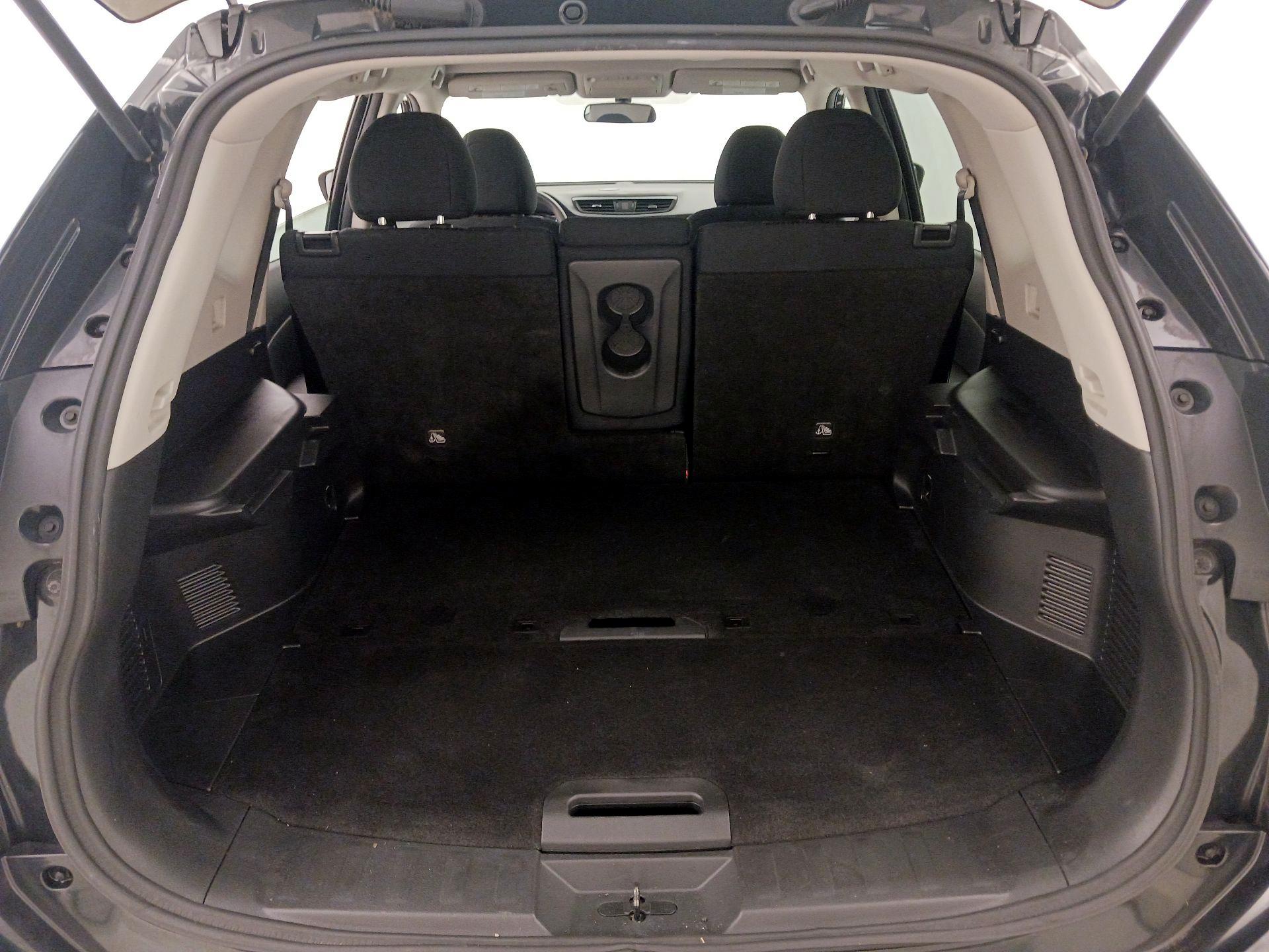 Thumbnail: 2017 Nissan Rogue - 20