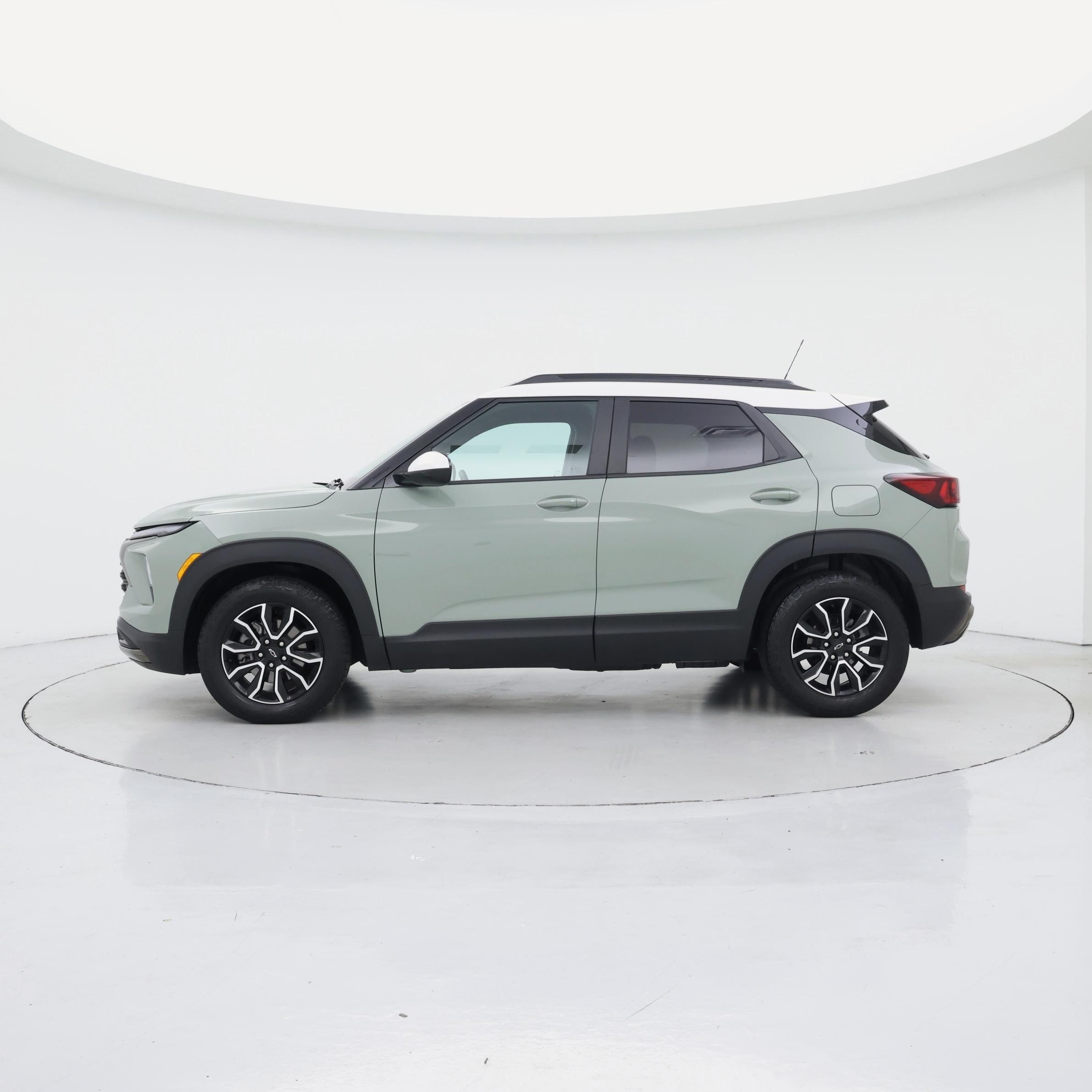 Thumbnail: 2024 Chevrolet TrailBlazer - 3
