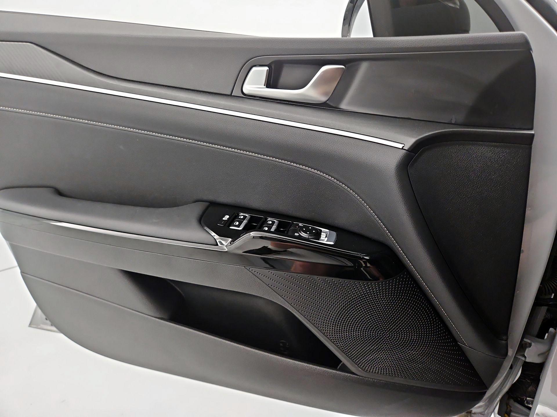 Thumbnail: 2025 Kia K5 - 12