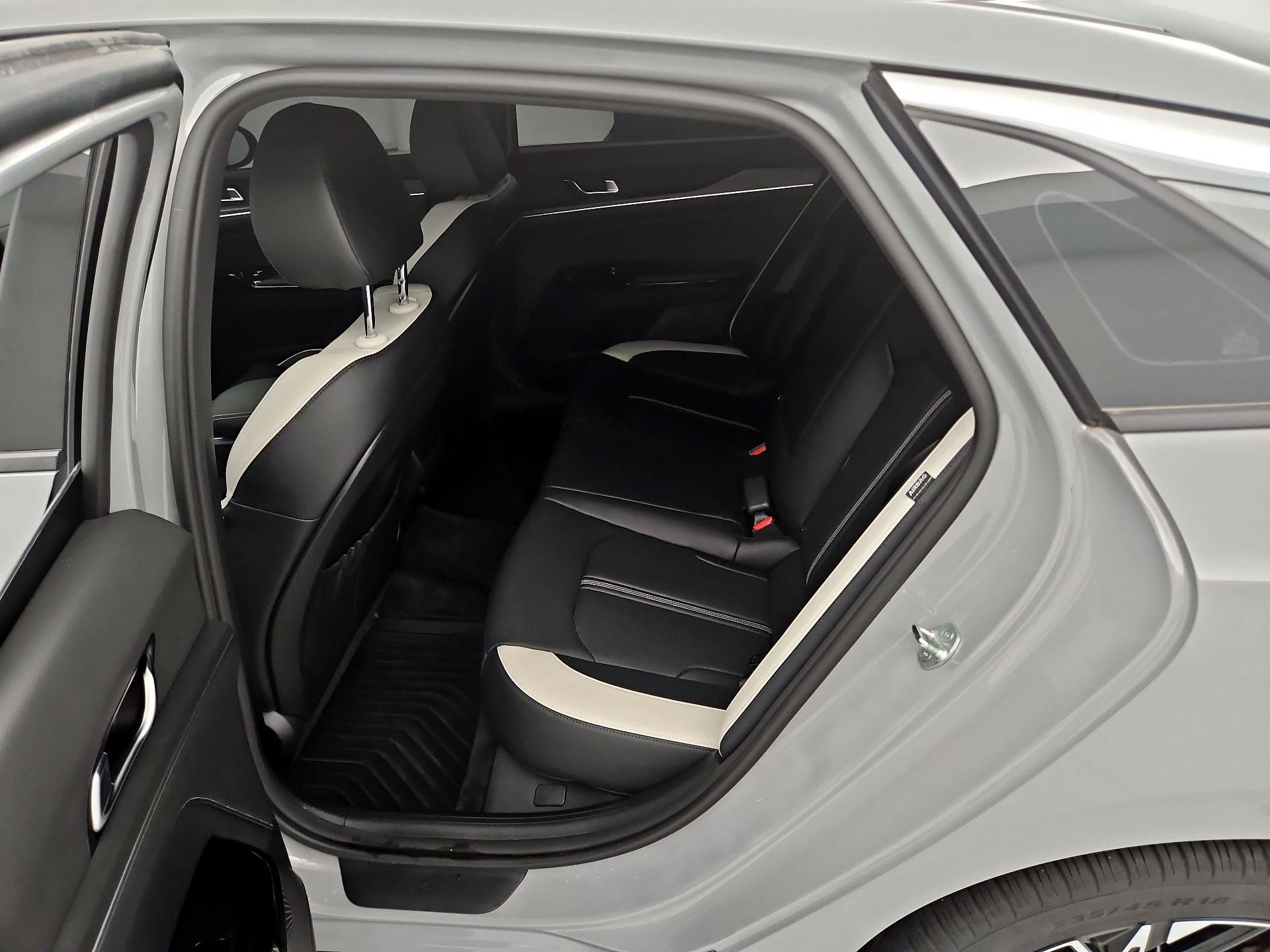 Thumbnail: 2025 Kia K5 - 20
