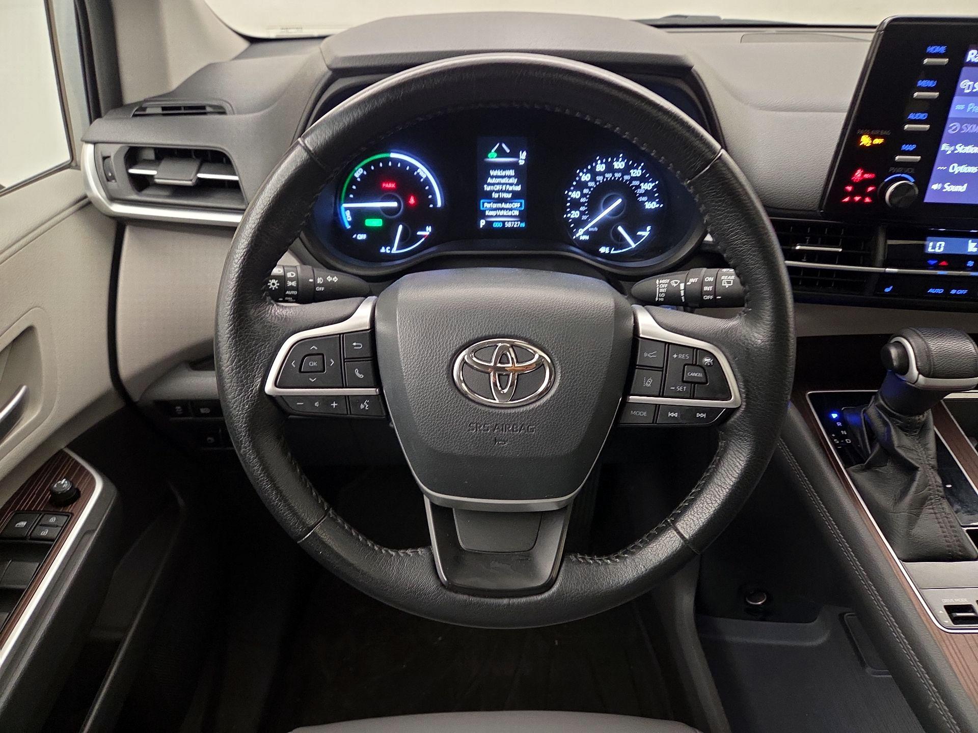 Thumbnail: 2022 Toyota Sienna - 10