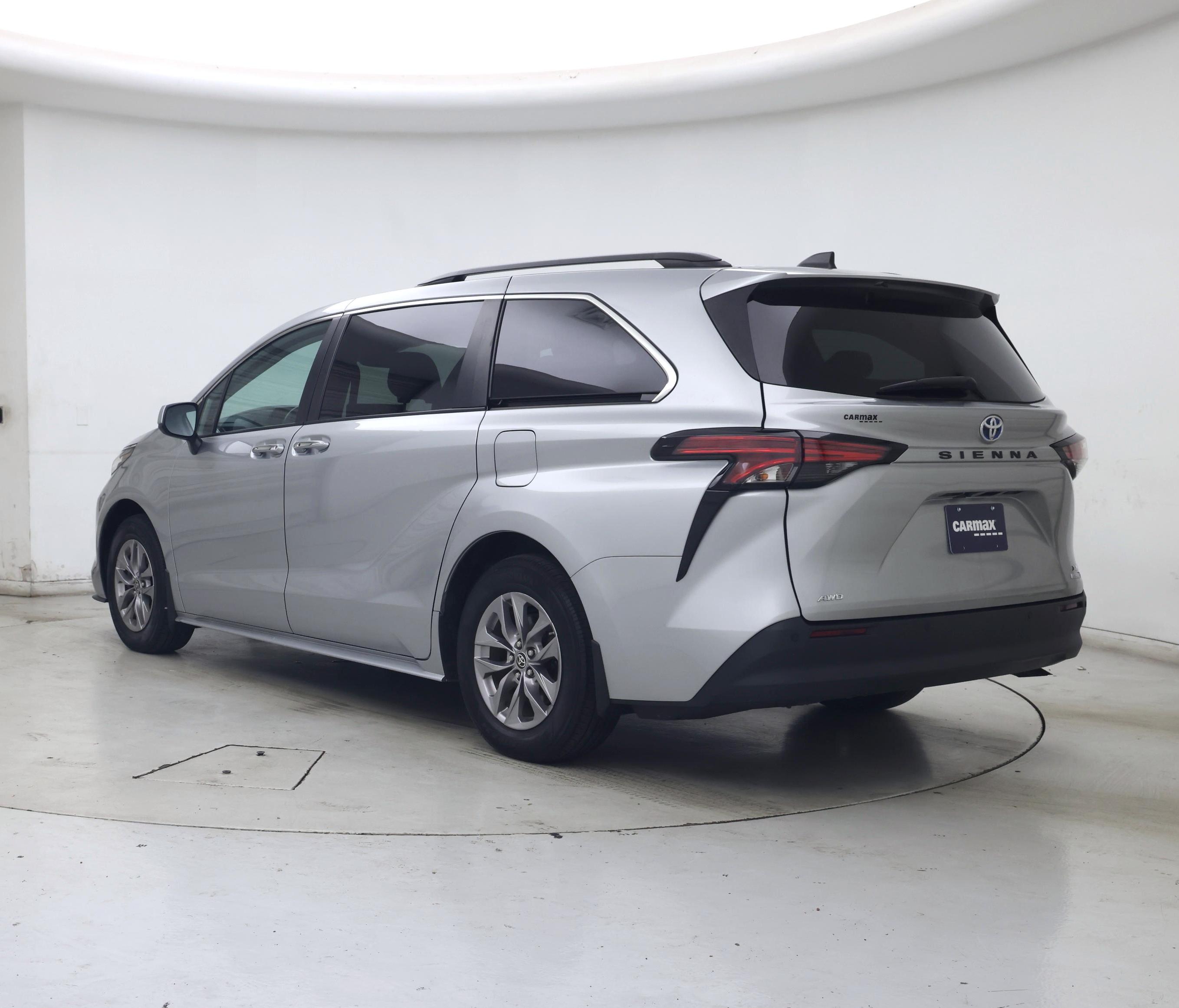 Thumbnail: 2022 Toyota Sienna - 2