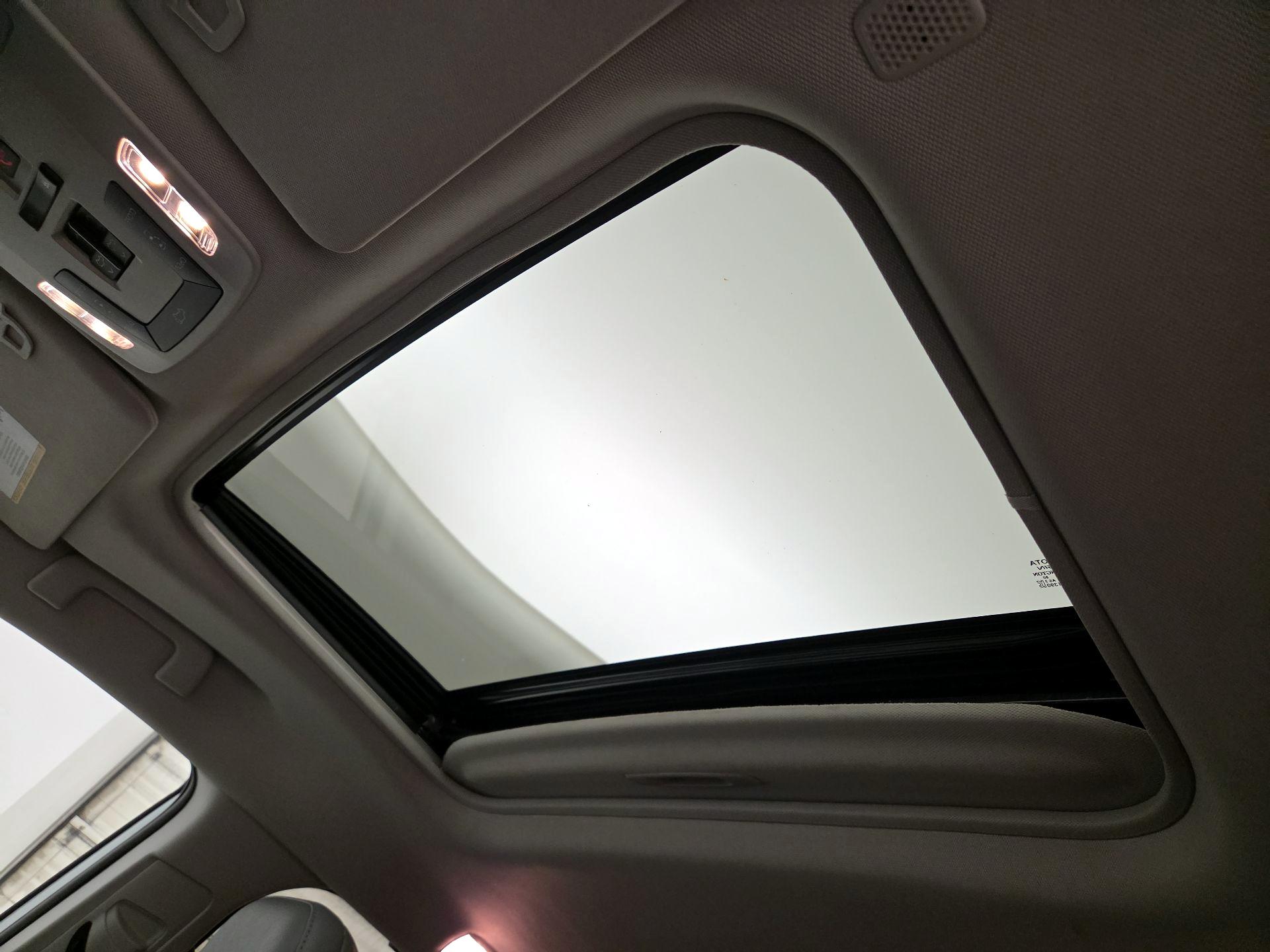 Thumbnail: 2022 Toyota Sienna - 19
