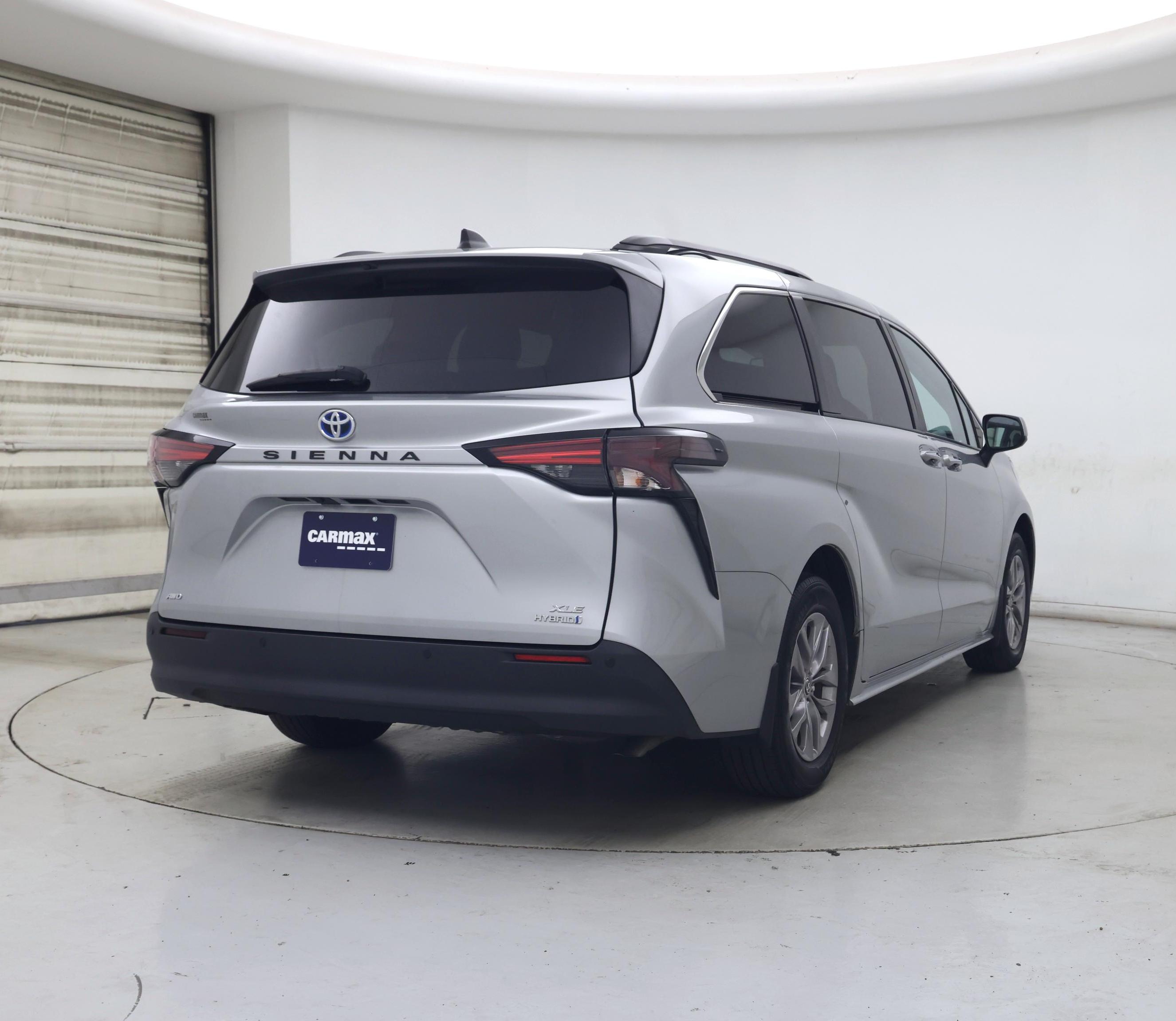 Thumbnail: 2022 Toyota Sienna - 8
