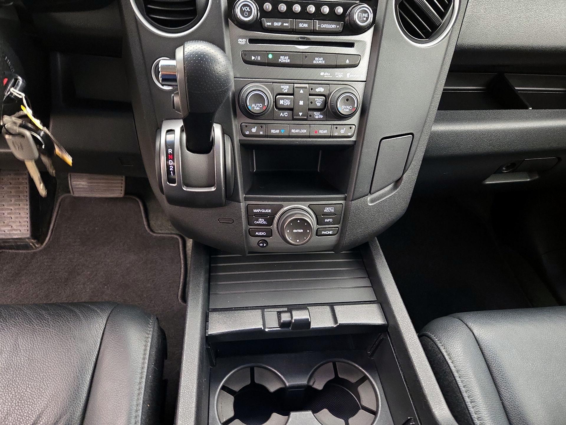 Thumbnail: 2014 Honda Pilot - 17