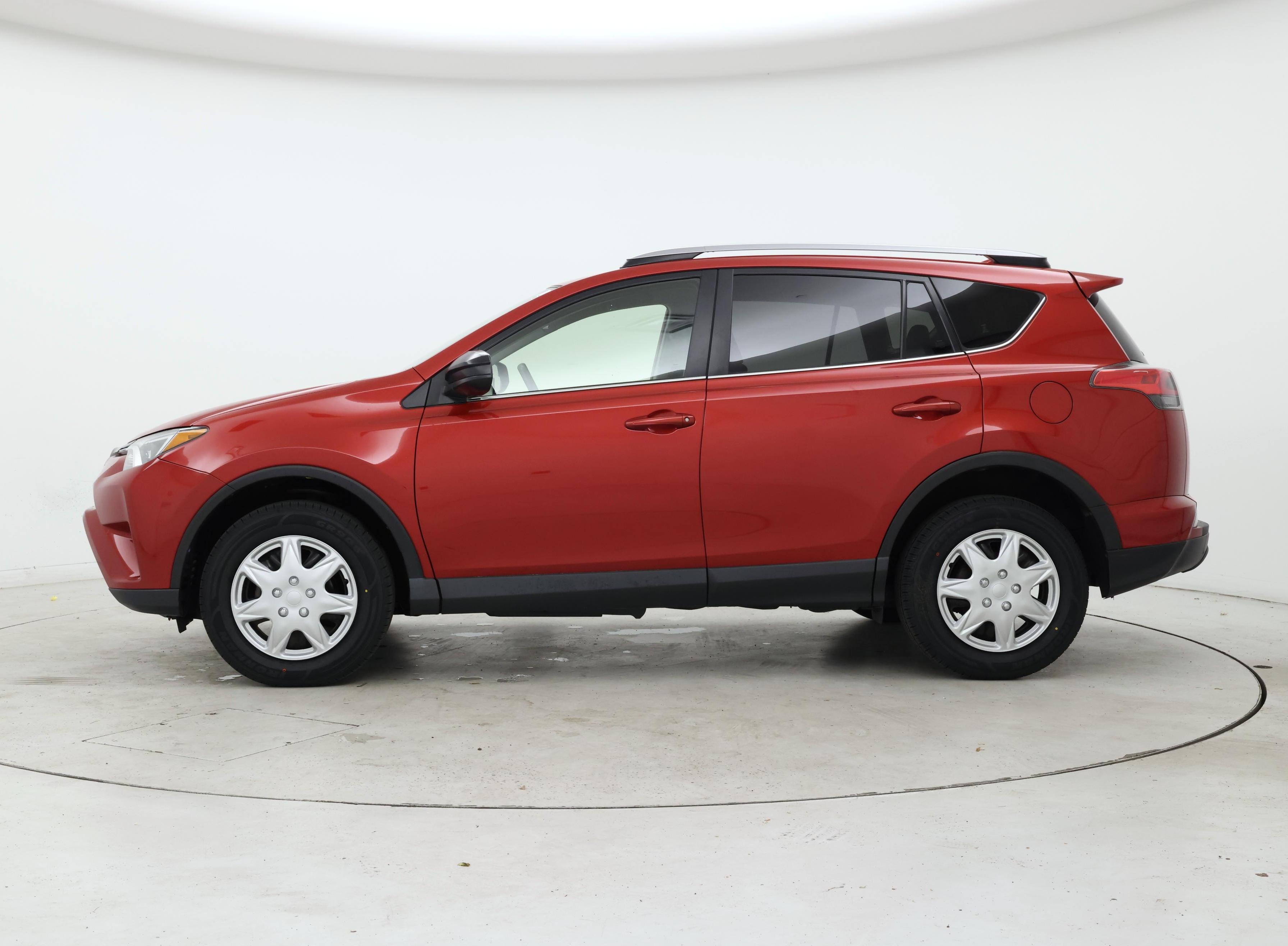 Thumbnail: 2017 Toyota RAV4 - 3