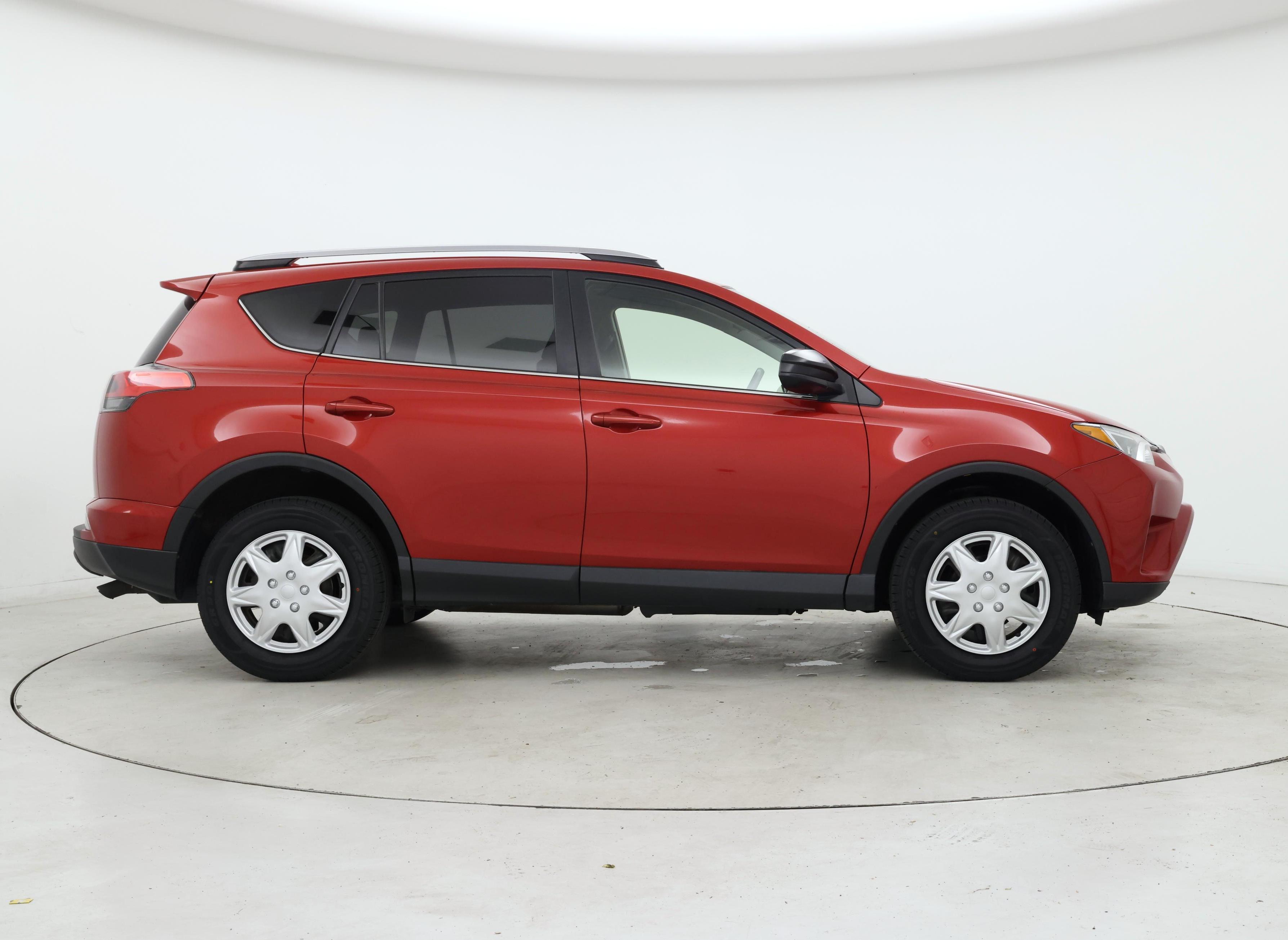 Thumbnail: 2017 Toyota RAV4 - 7