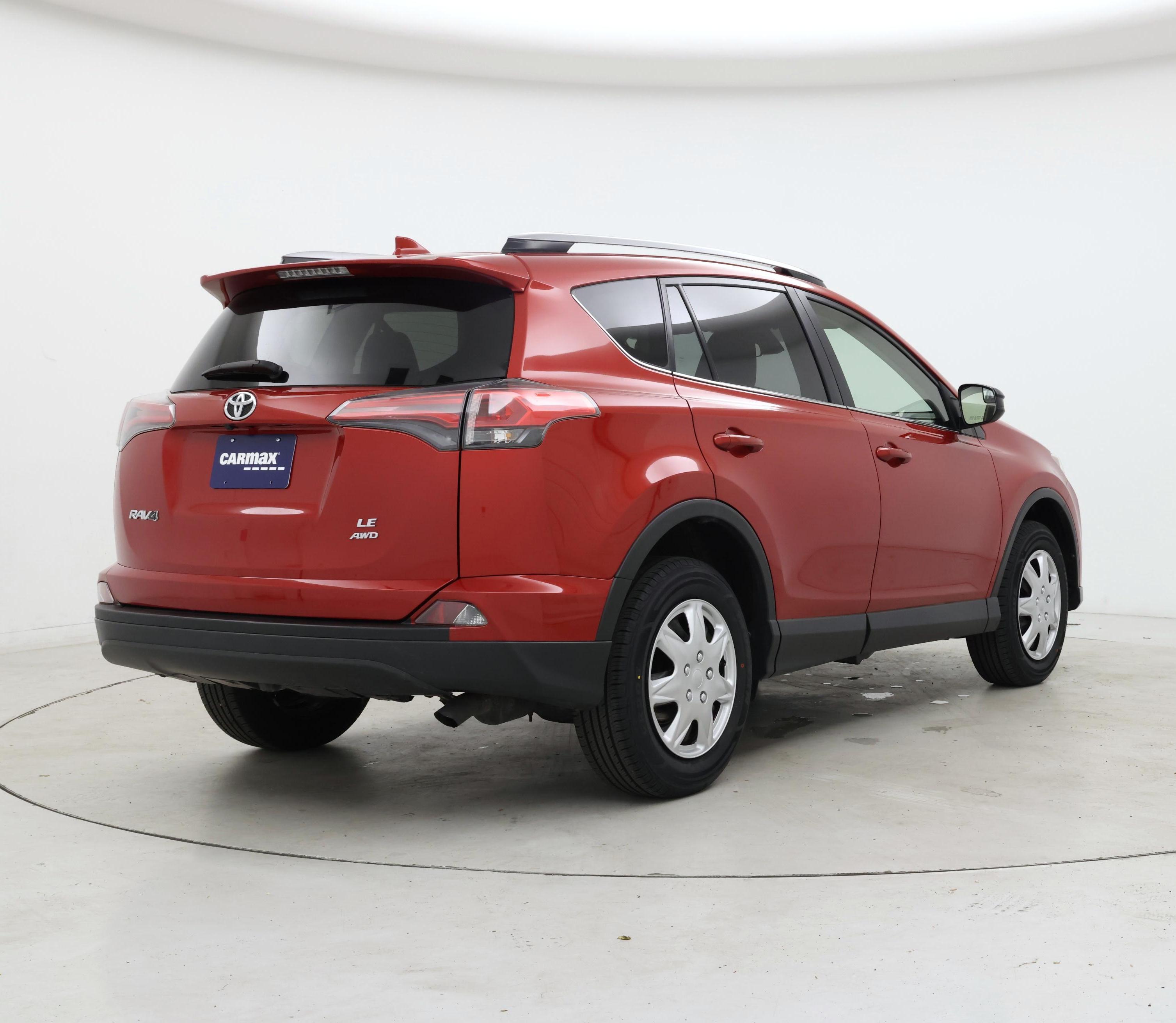 Thumbnail: 2017 Toyota RAV4 - 8