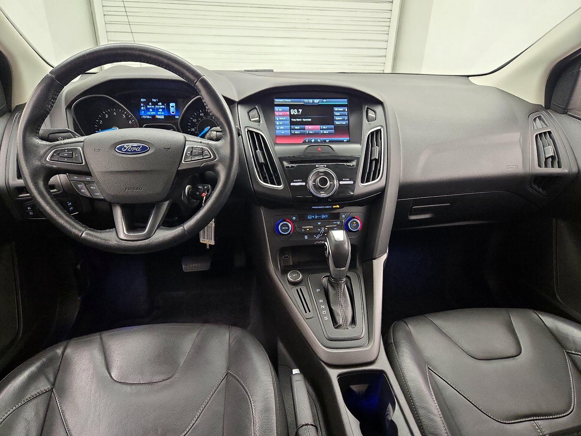Thumbnail: 2015 Ford Focus - 9