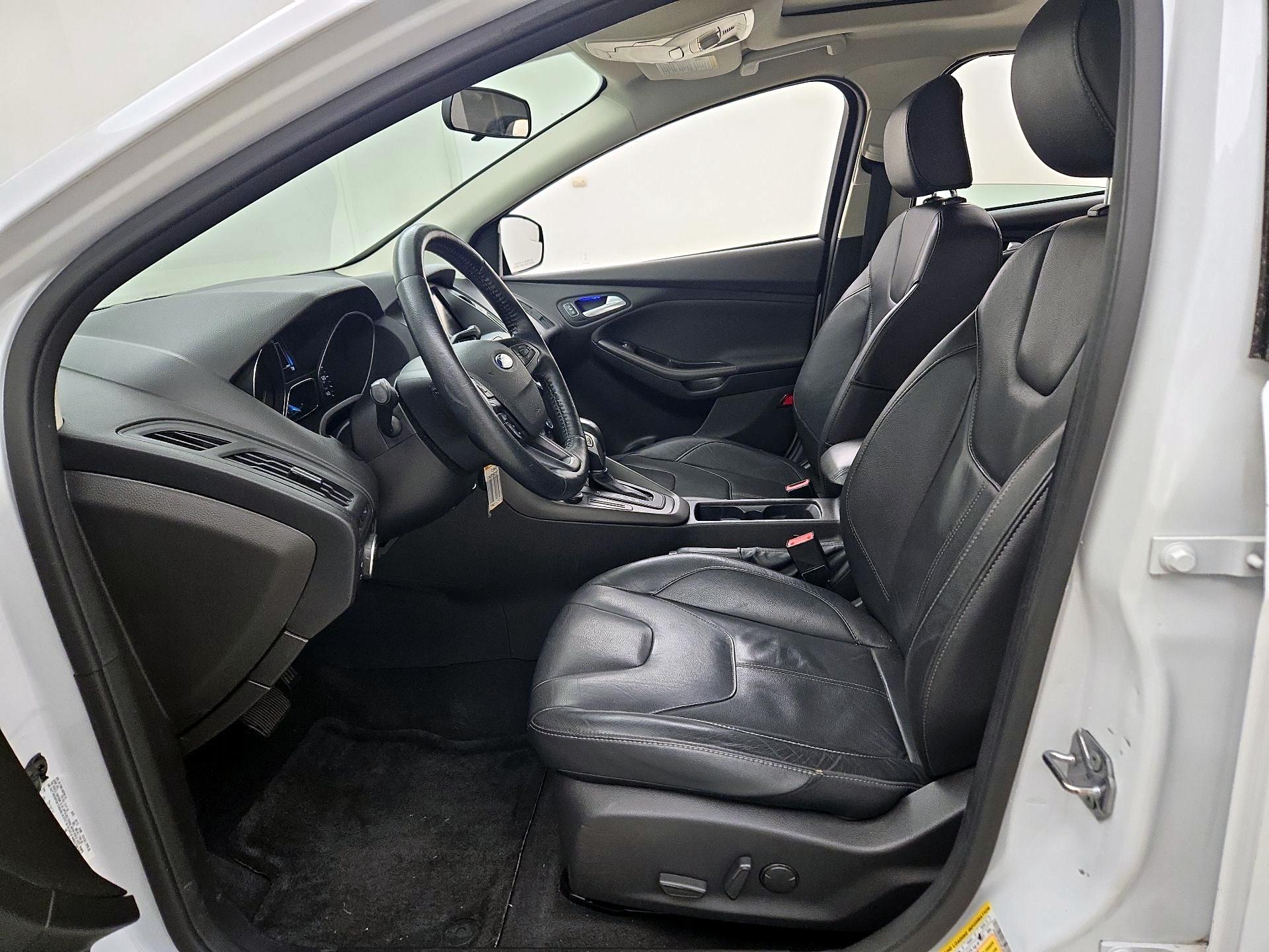 Thumbnail: 2015 Ford Focus - 11