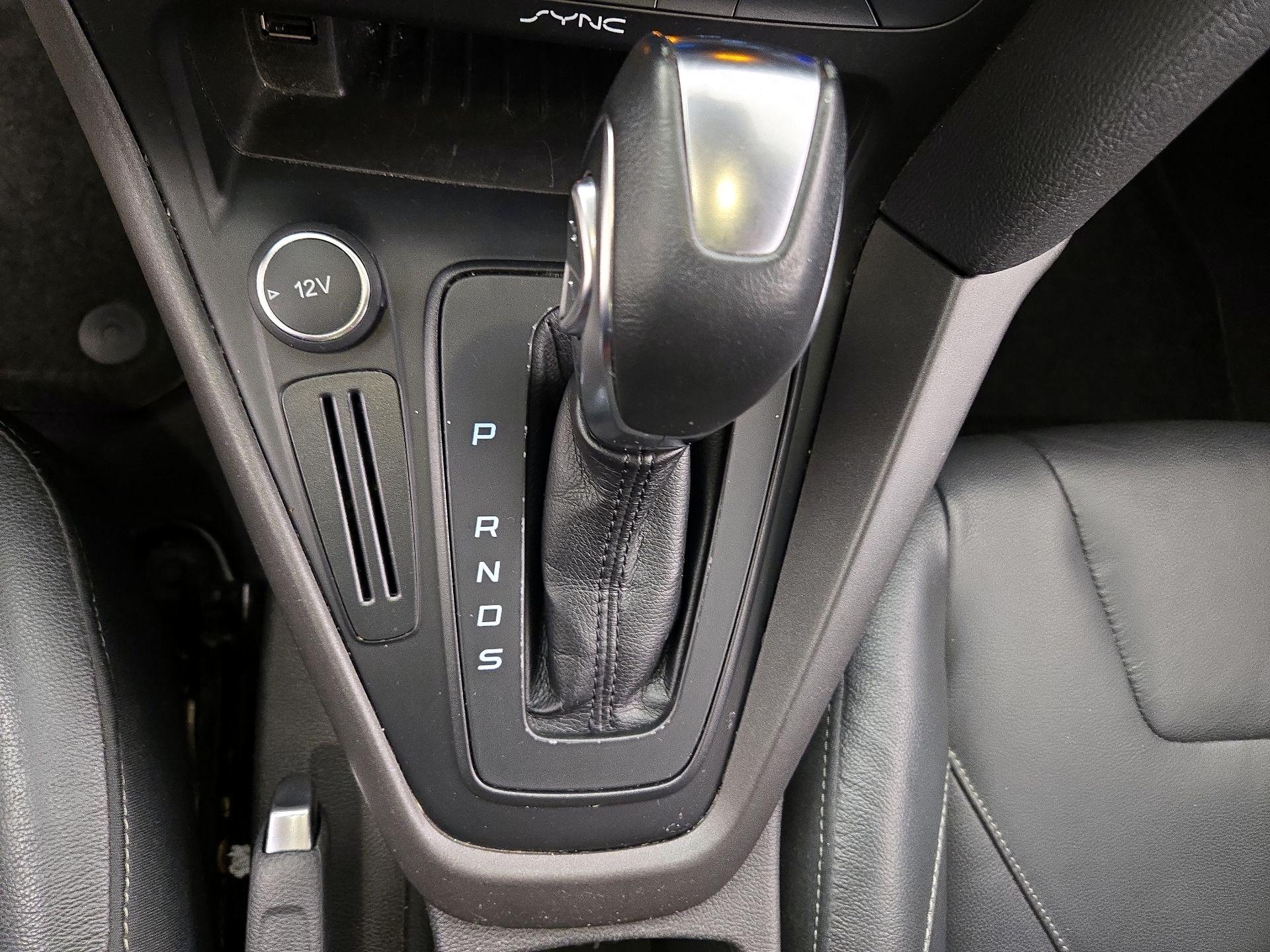 Thumbnail: 2015 Ford Focus - 15