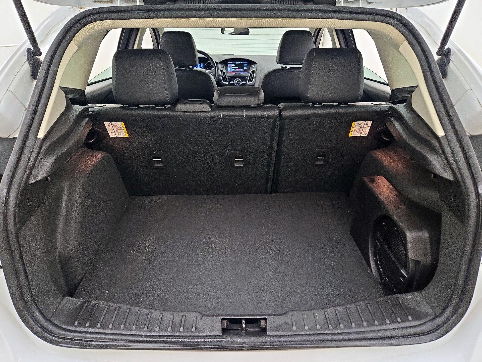 Thumbnail: 2015 Ford Focus - 16