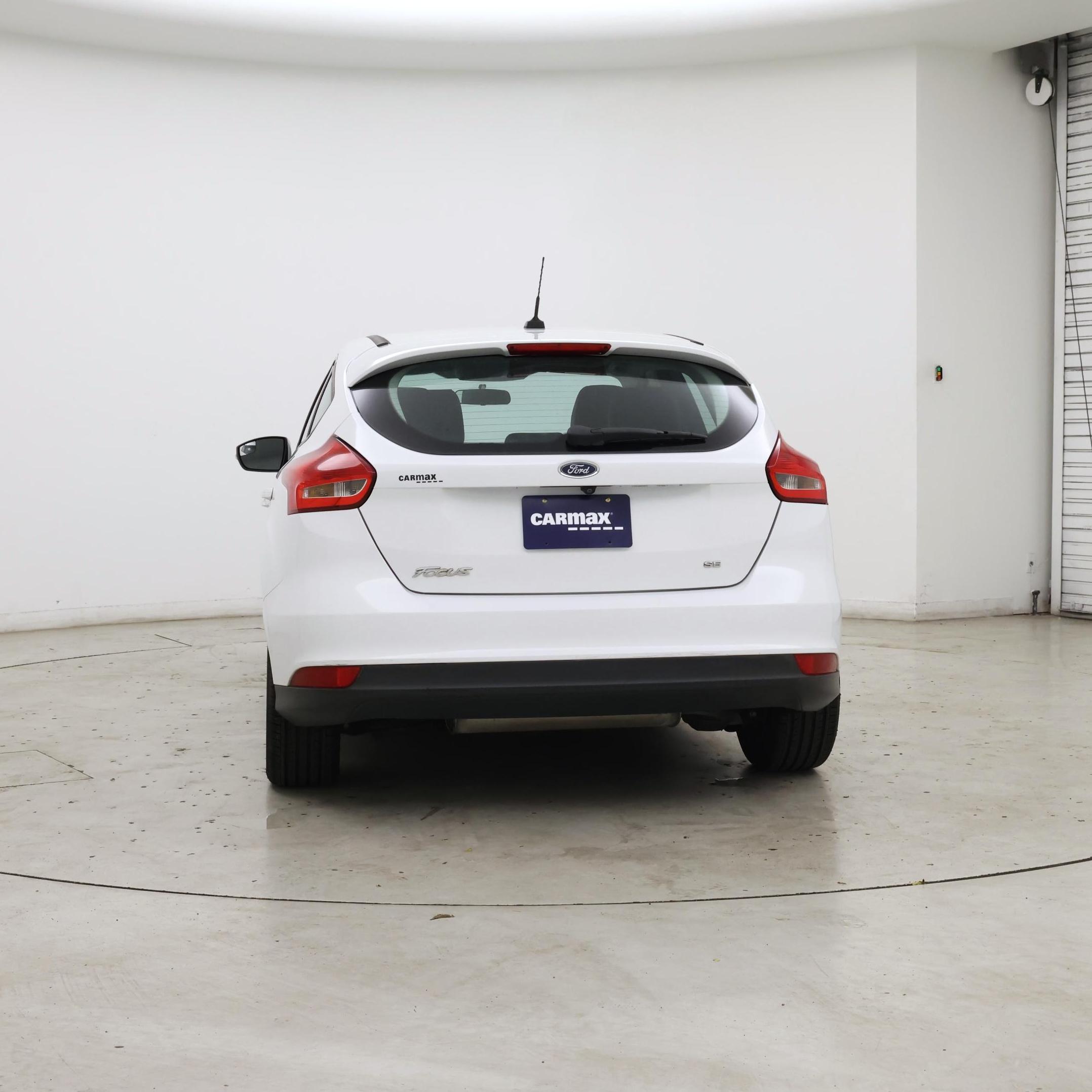 Thumbnail: 2015 Ford Focus - 6