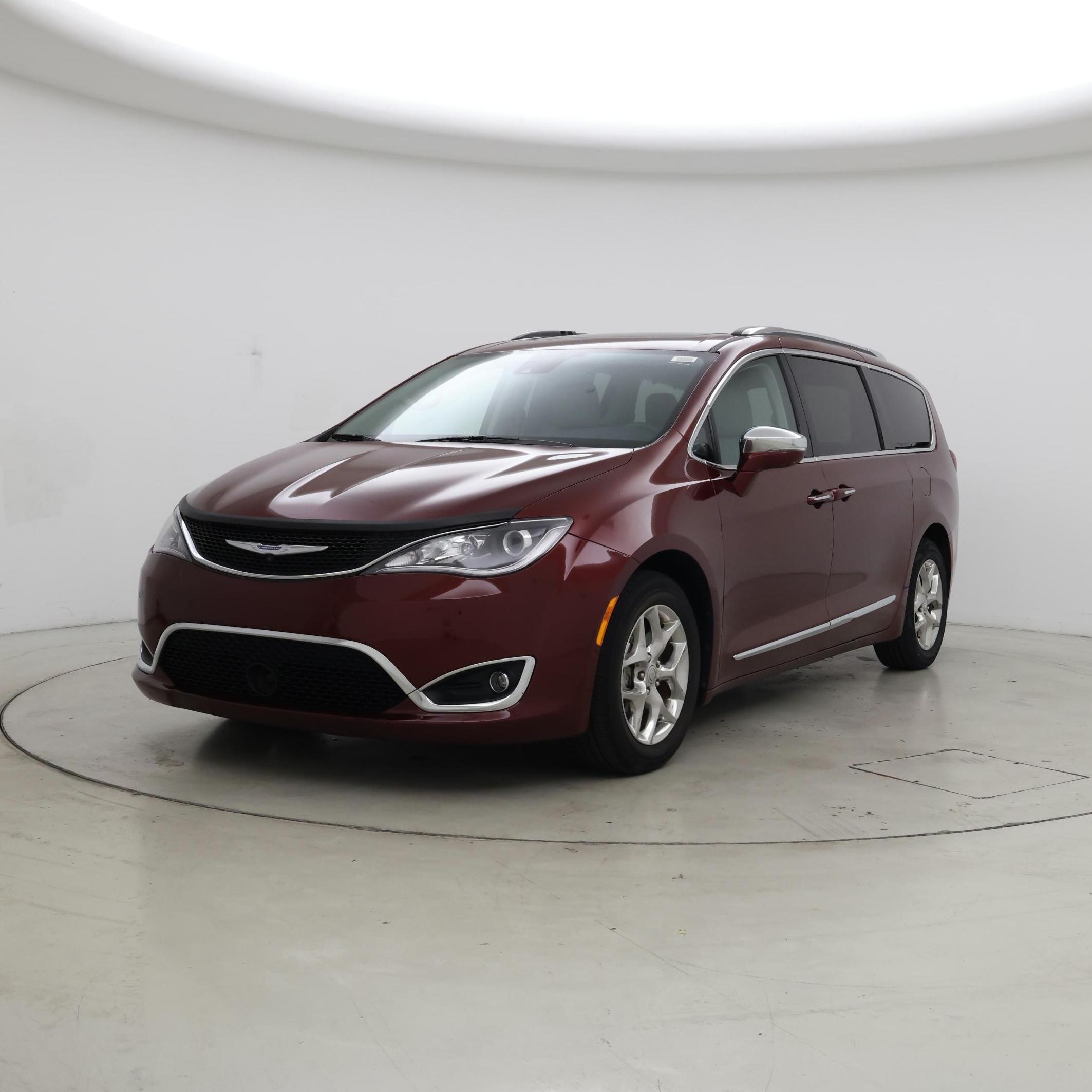 Thumbnail: 2018 Chrysler Pacifica - 4
