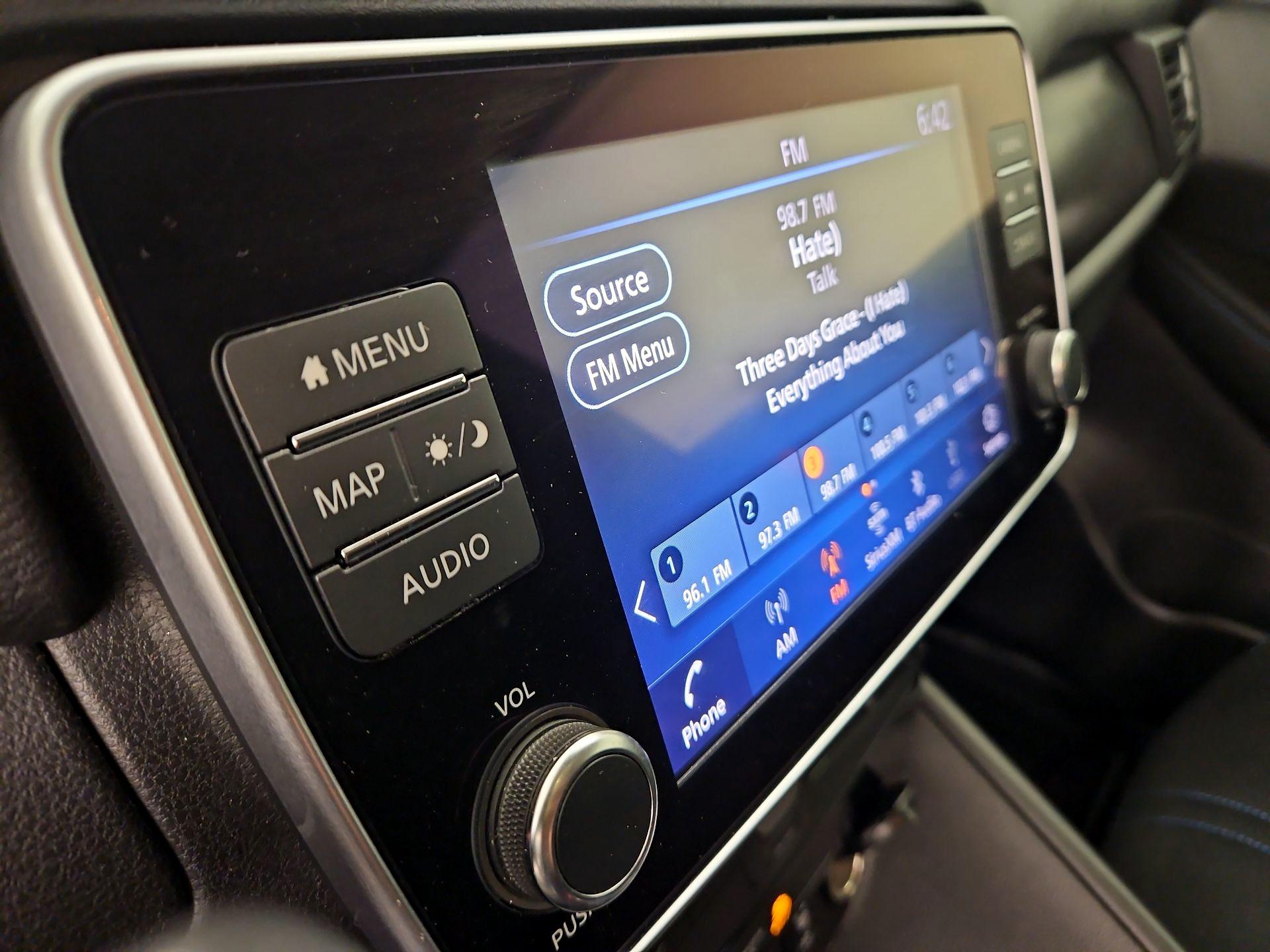Thumbnail: 2022 Nissan Leaf - 16