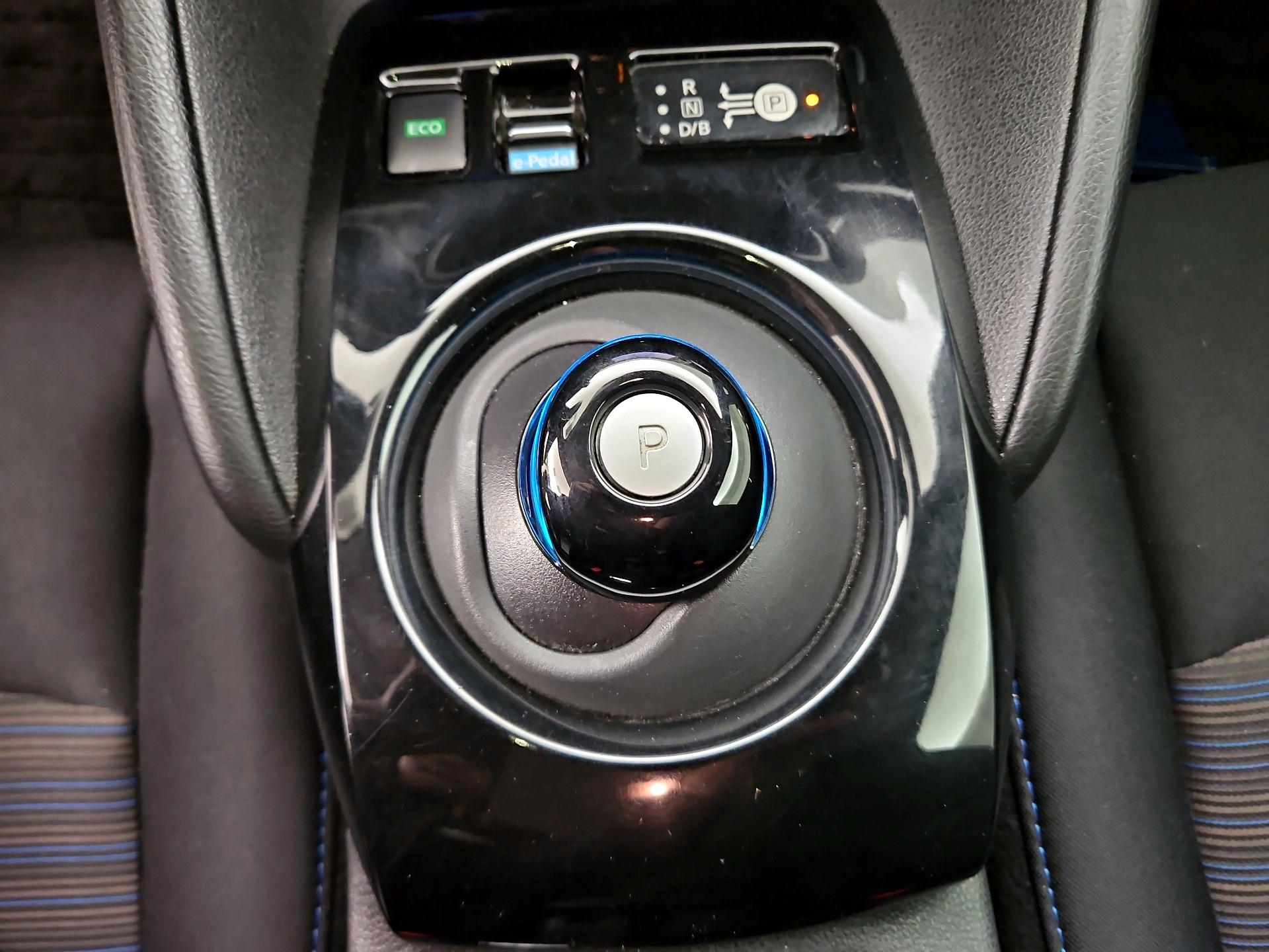 Thumbnail: 2022 Nissan Leaf - 18