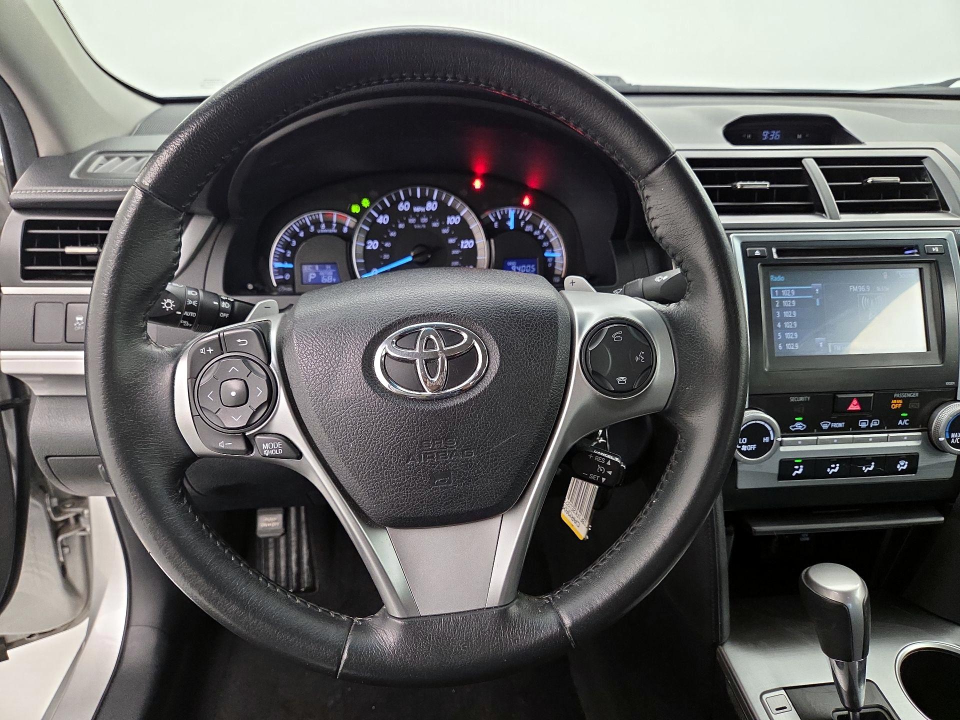Thumbnail: 2014 Toyota Camry - 10