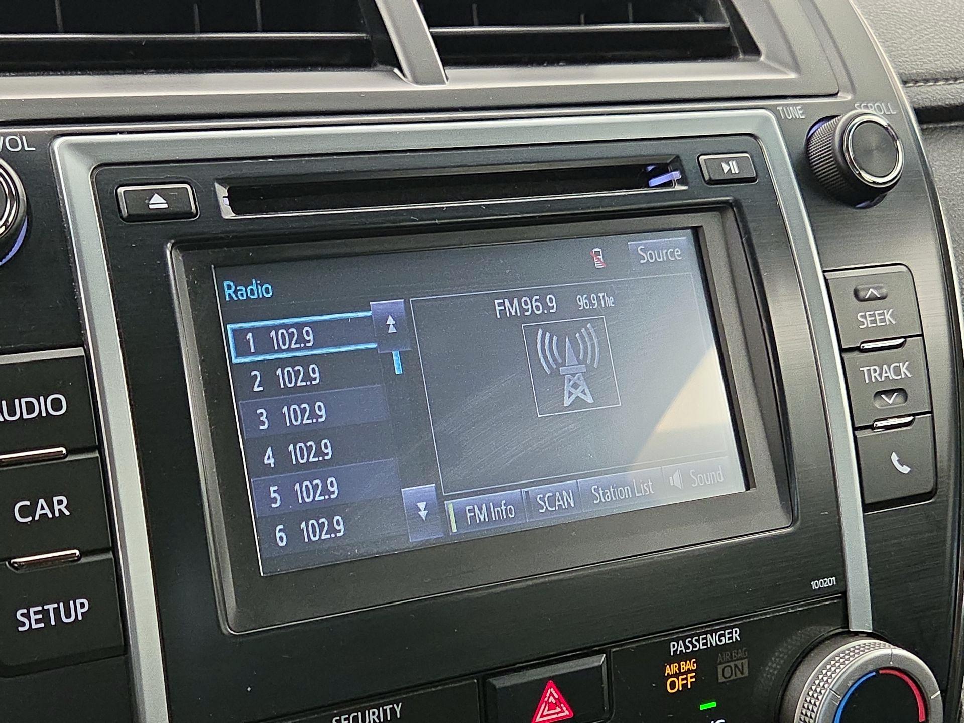 Thumbnail: 2014 Toyota Camry - 14