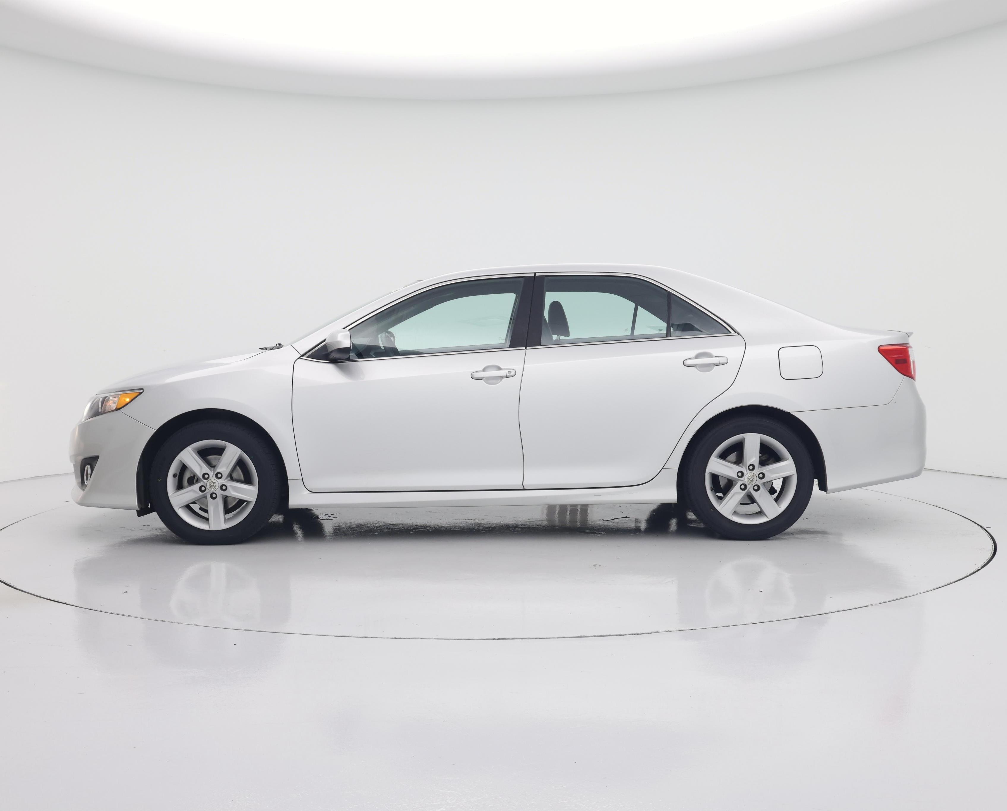 Thumbnail: 2014 Toyota Camry - 3