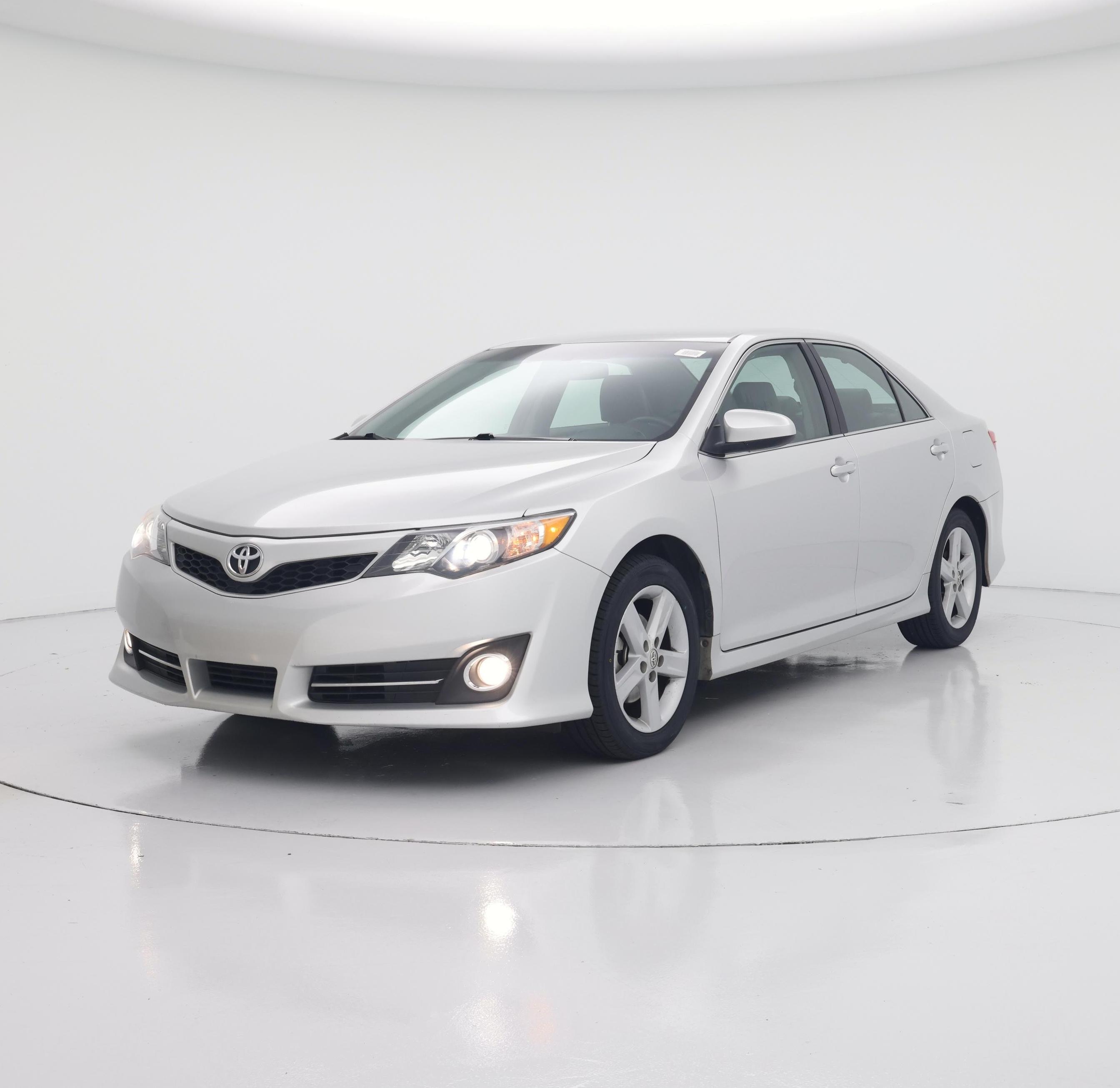 Thumbnail: 2014 Toyota Camry - 4