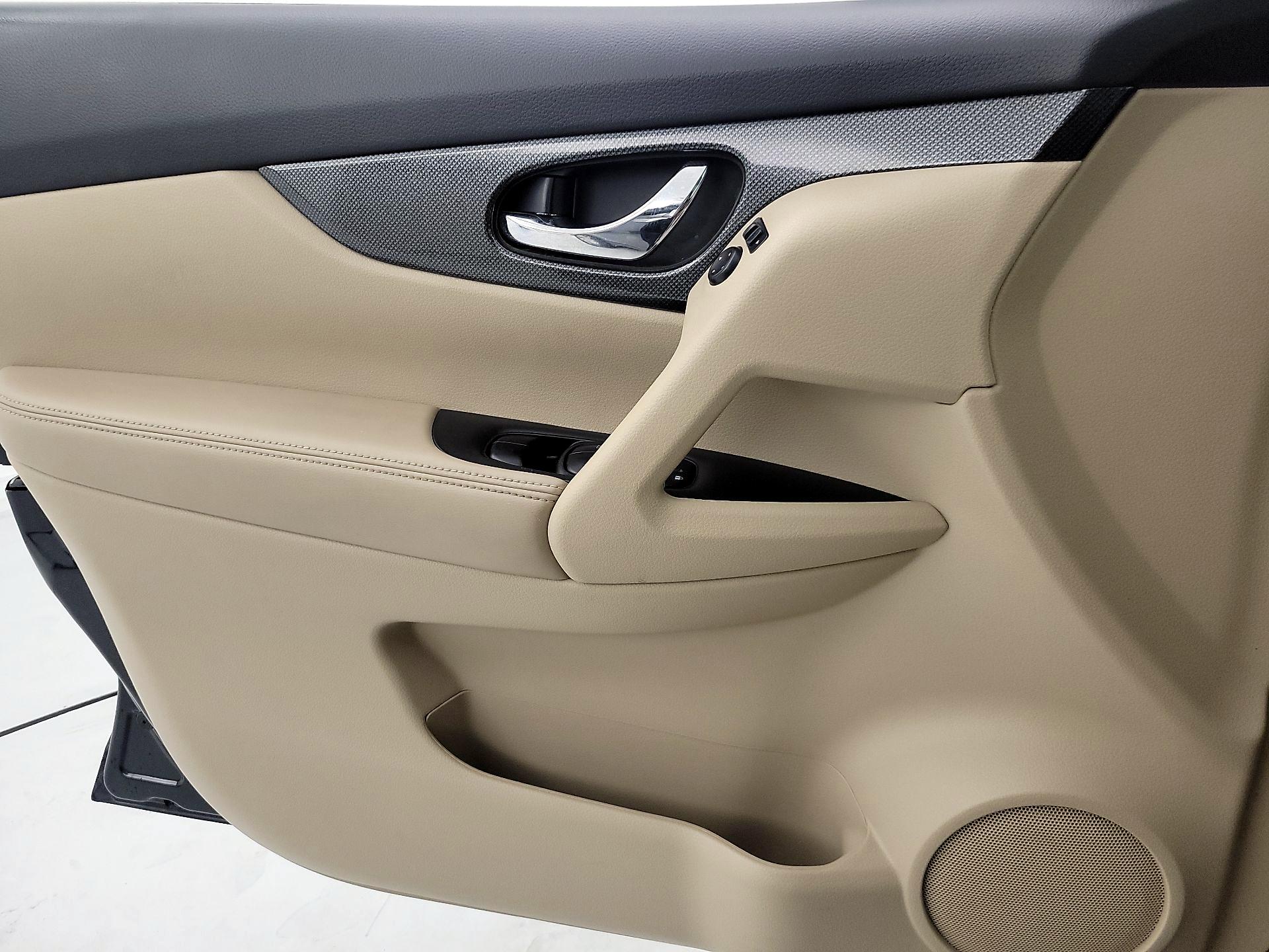 Thumbnail: 2014 Nissan Rogue - 12