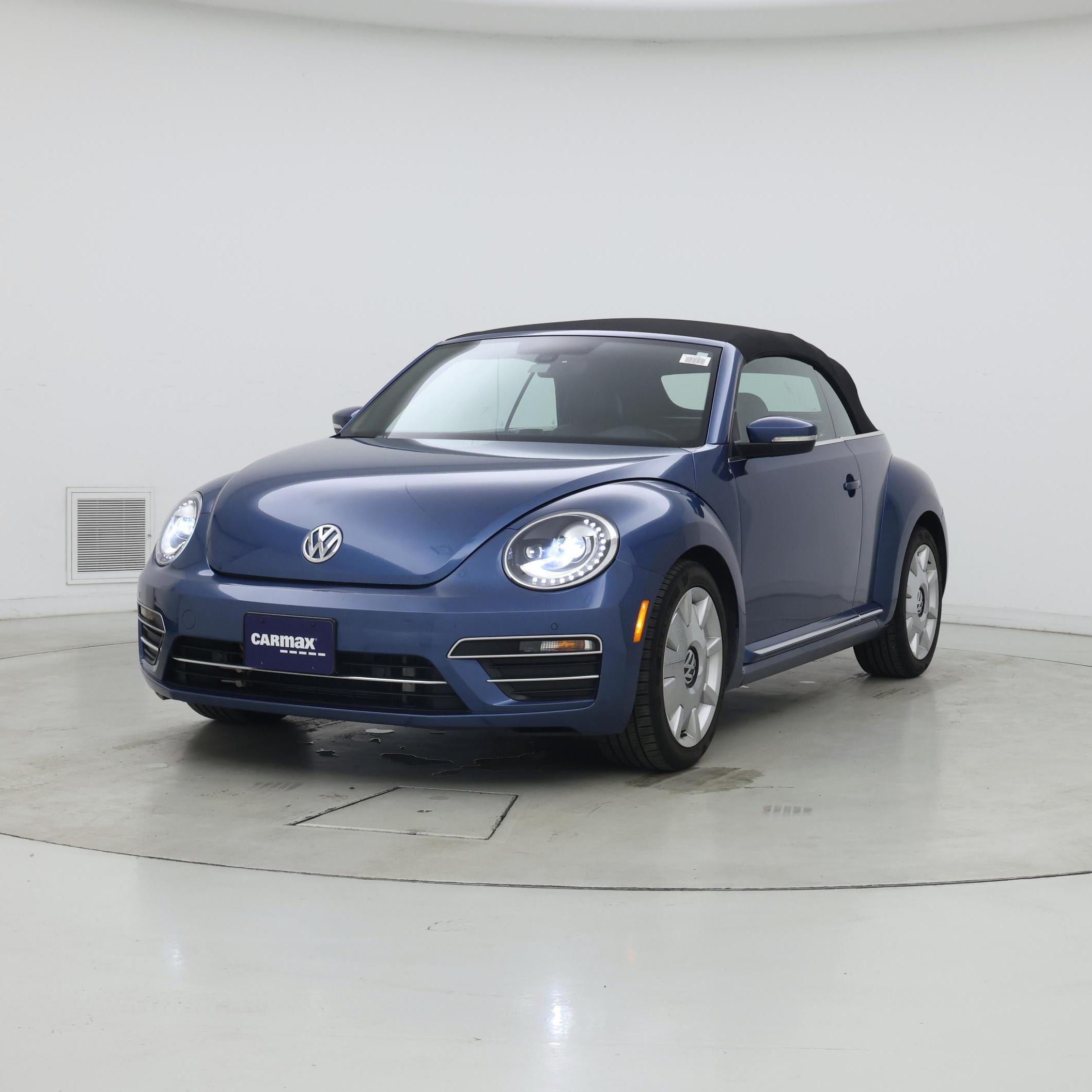 Thumbnail: 2017 Volkswagen Beetle - 4