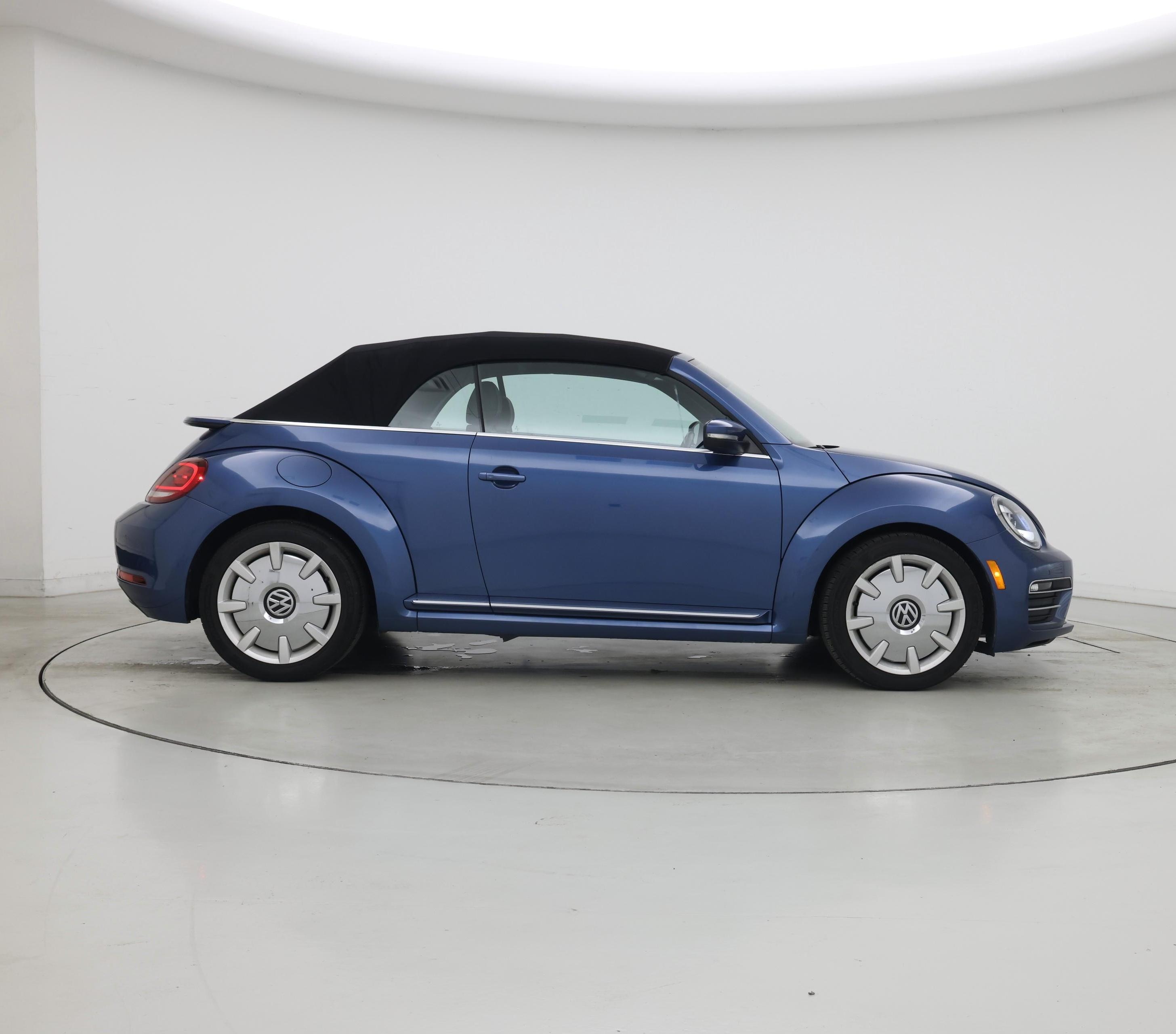Thumbnail: 2017 Volkswagen Beetle - 7