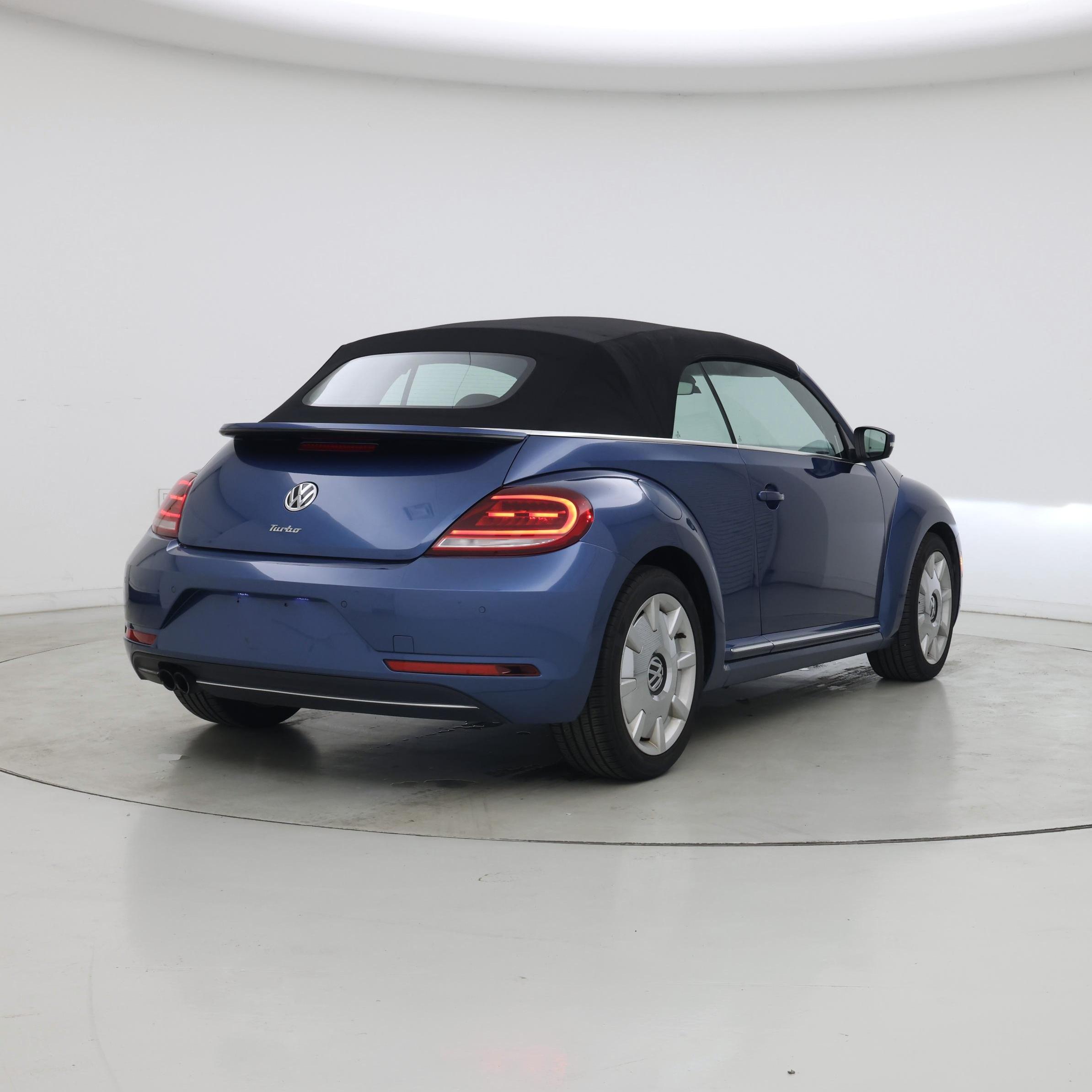 Thumbnail: 2017 Volkswagen Beetle - 8
