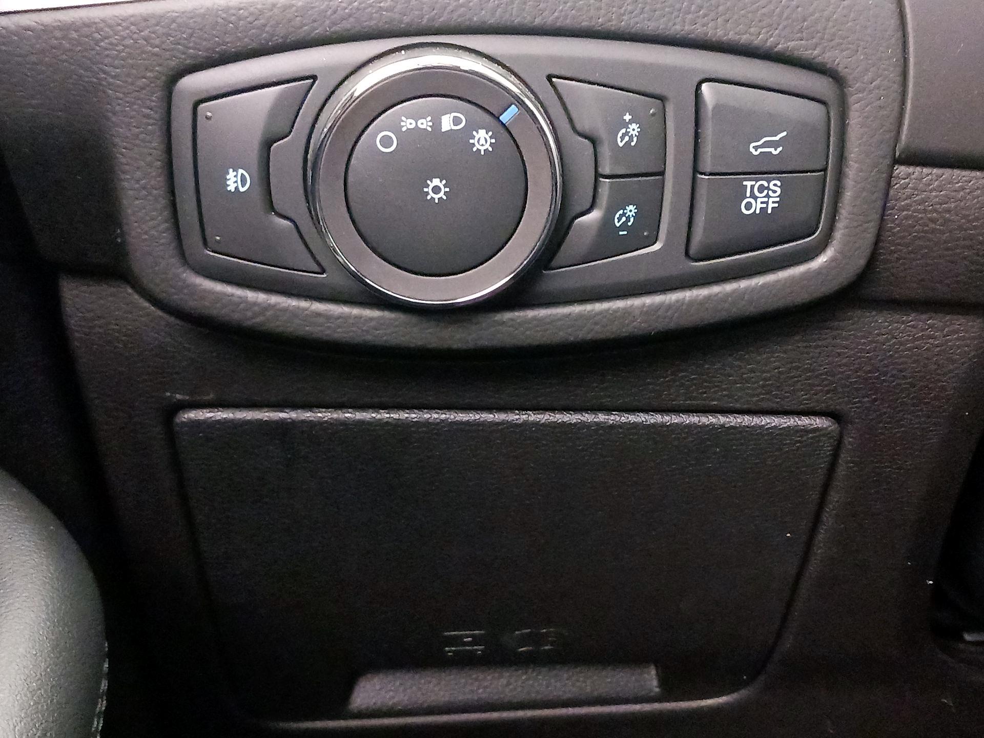 Thumbnail: 2019 Ford Edge - 13