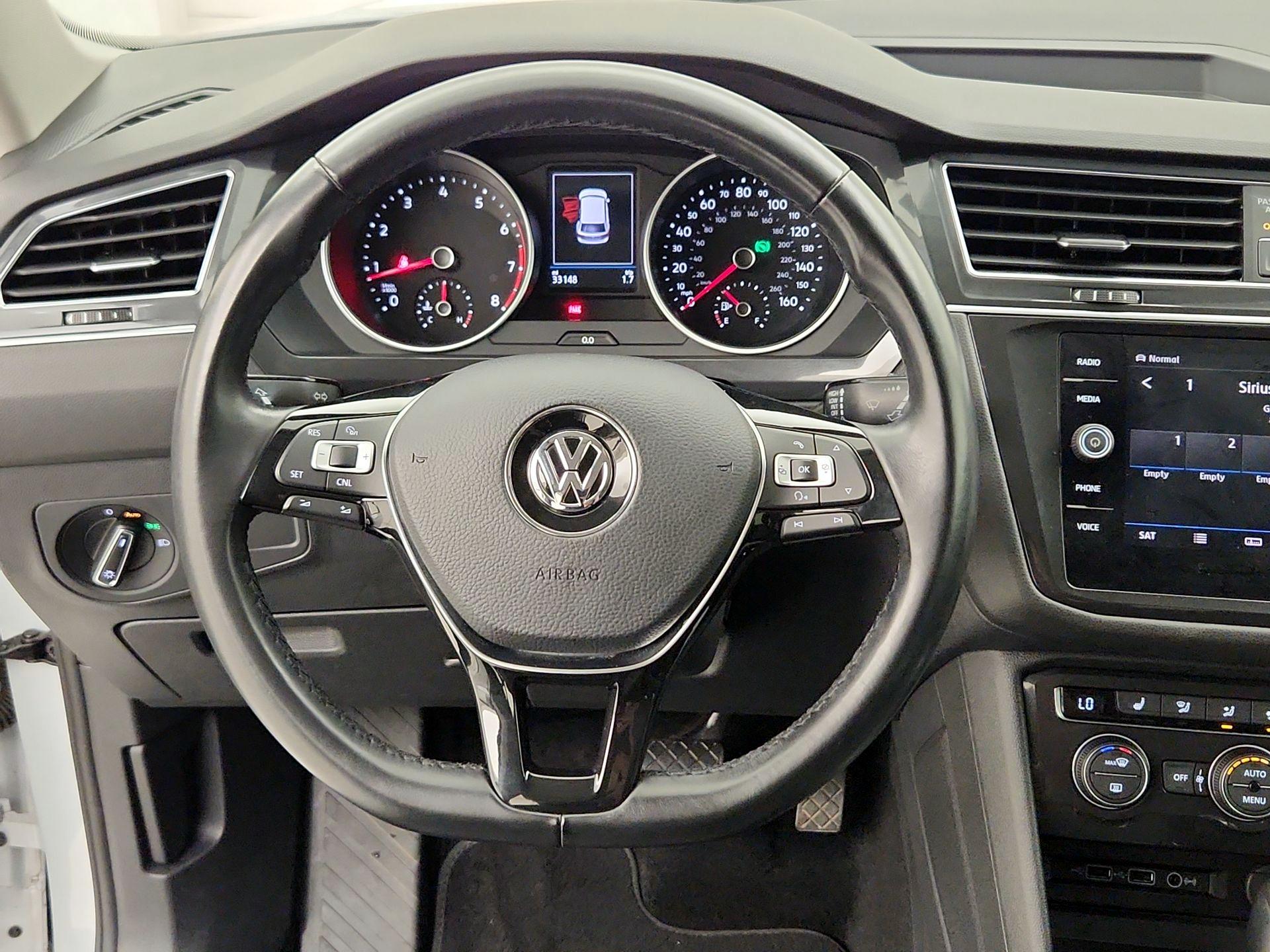 Thumbnail: 2018 Volkswagen Tiguan - 10