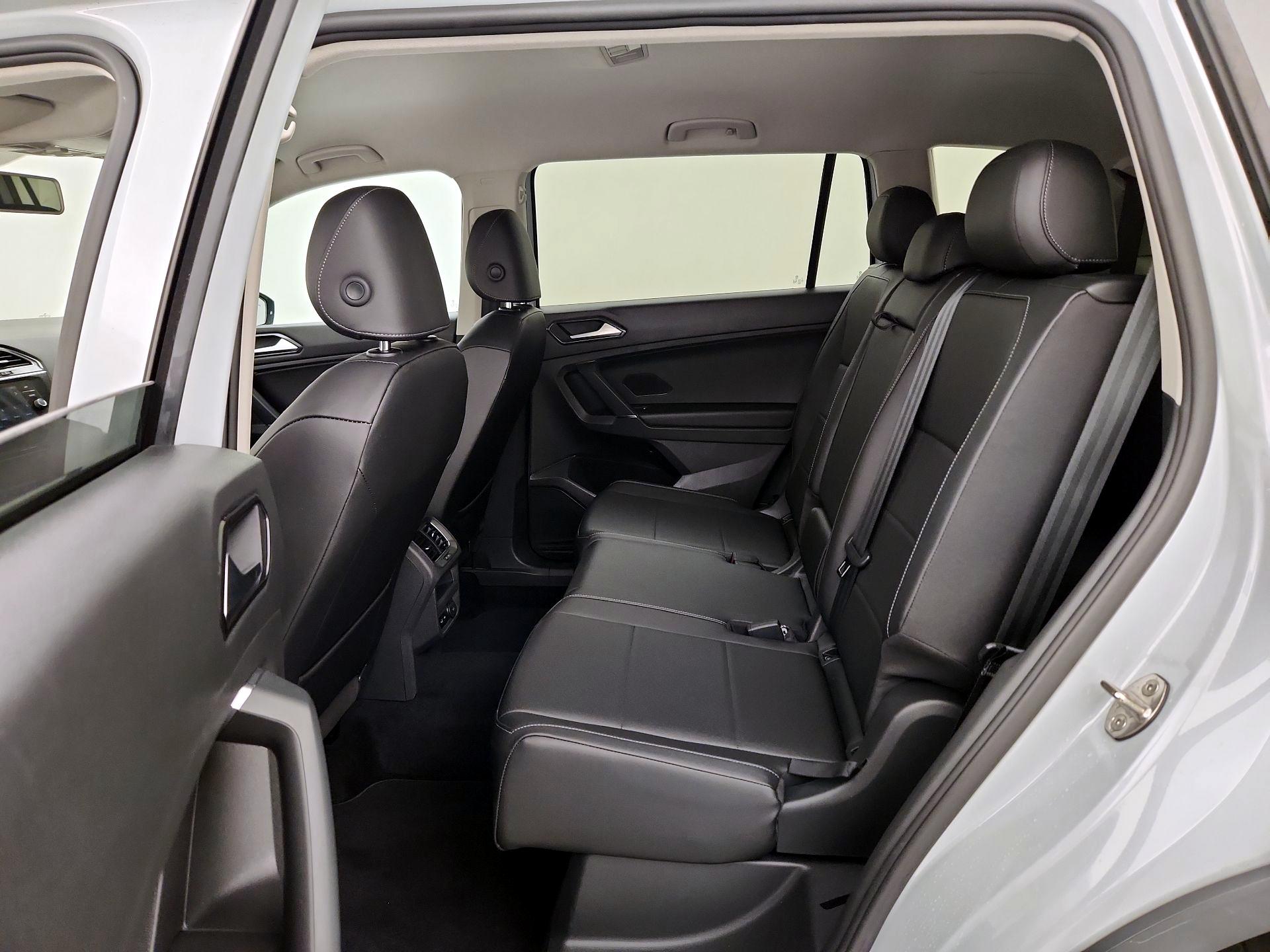 Thumbnail: 2018 Volkswagen Tiguan - 19