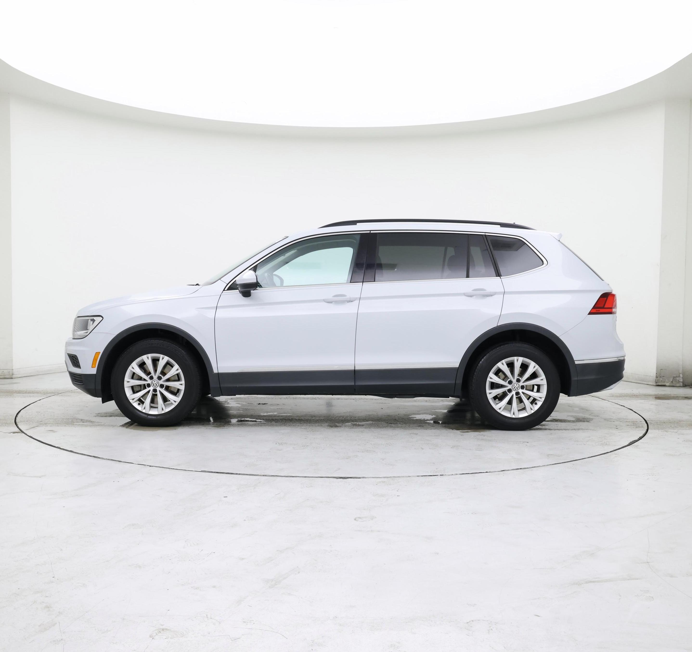 Thumbnail: 2018 Volkswagen Tiguan - 3