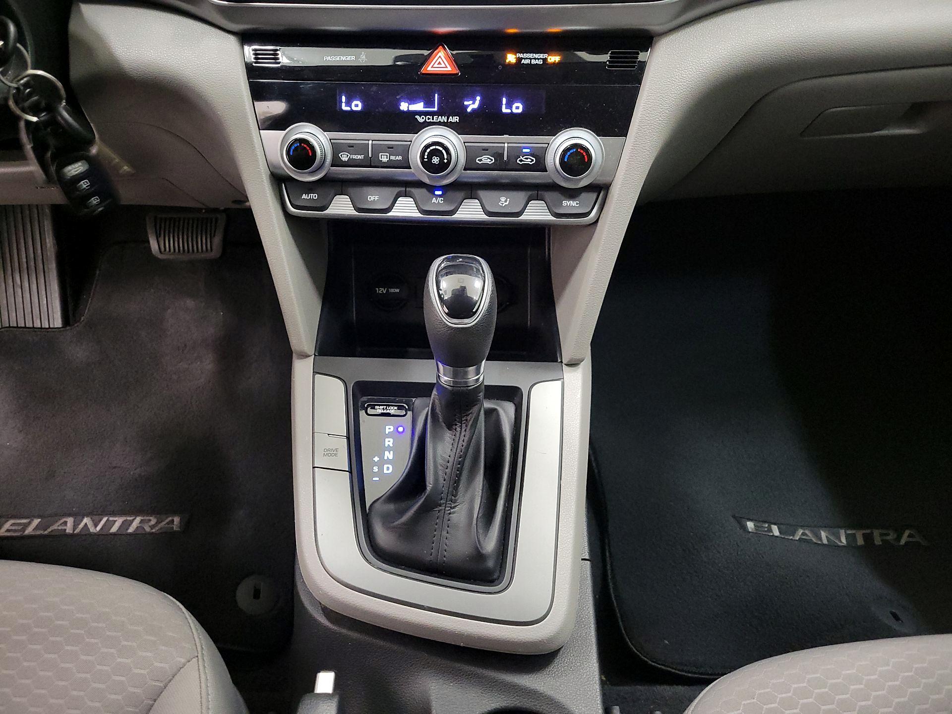 Thumbnail: 2020 Hyundai Elantra - 17