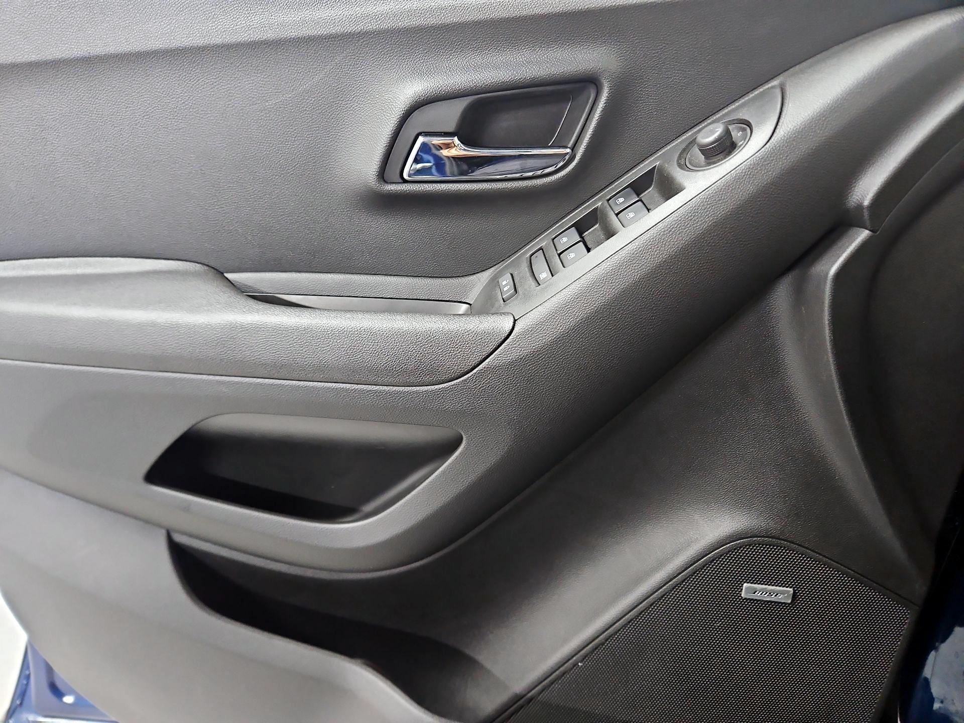 Thumbnail: 2020 Chevrolet Trax - 12