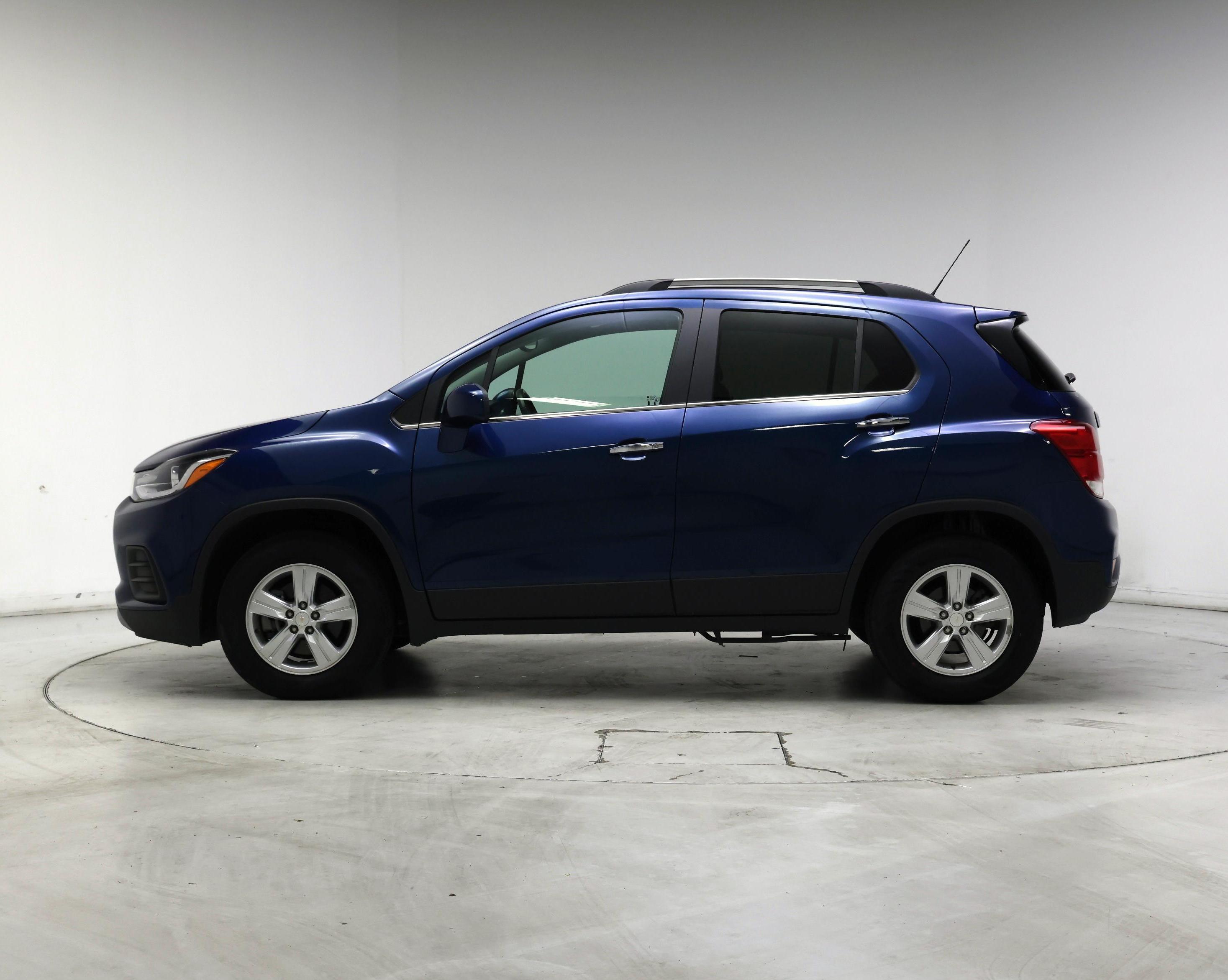 Thumbnail: 2020 Chevrolet Trax - 3