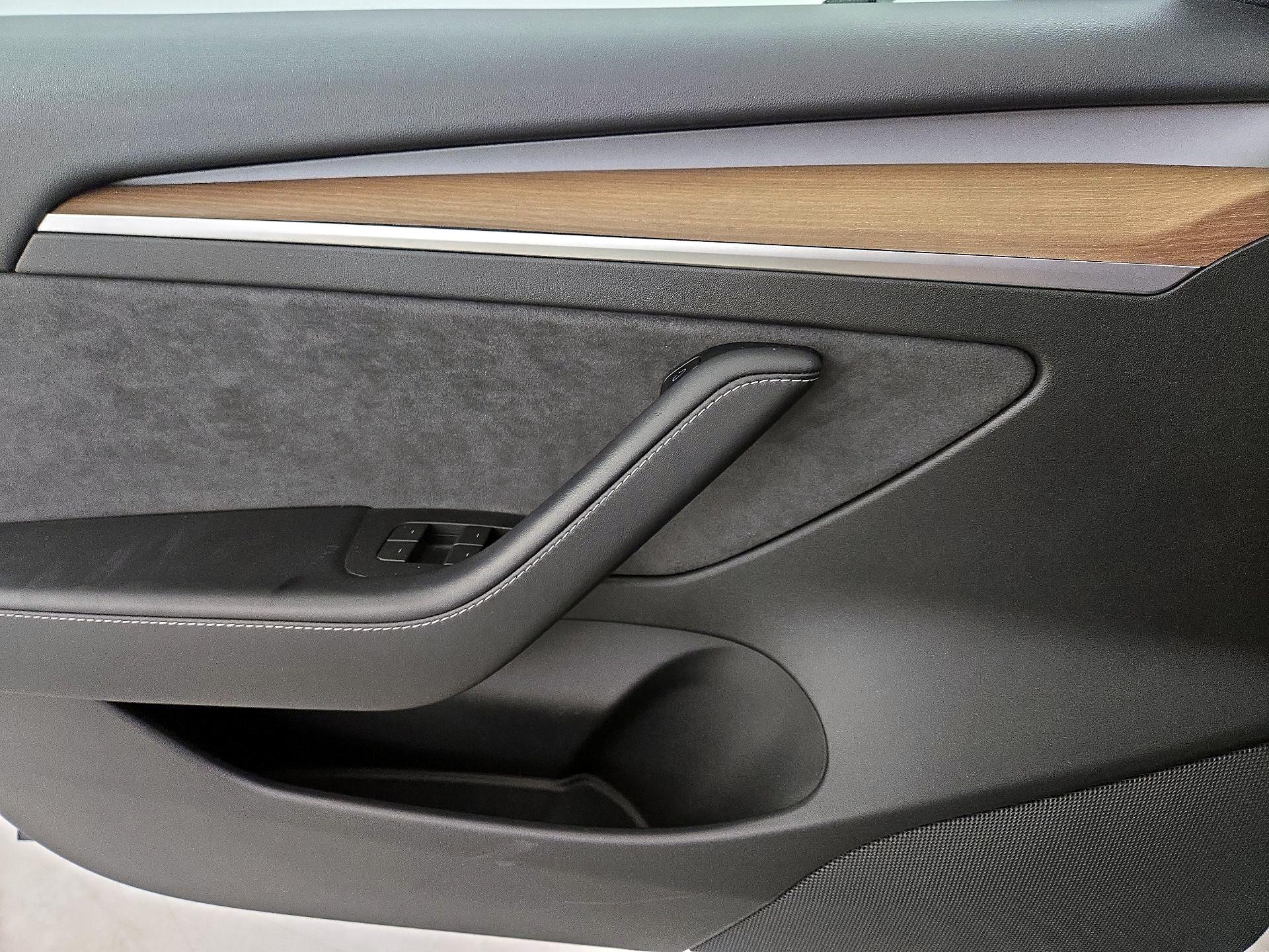 Thumbnail: 2021 Tesla Model 3 - 12