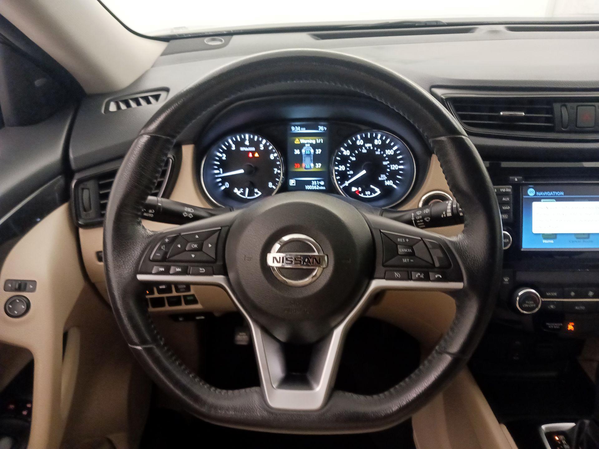 Thumbnail: 2017 Nissan Rogue - 10