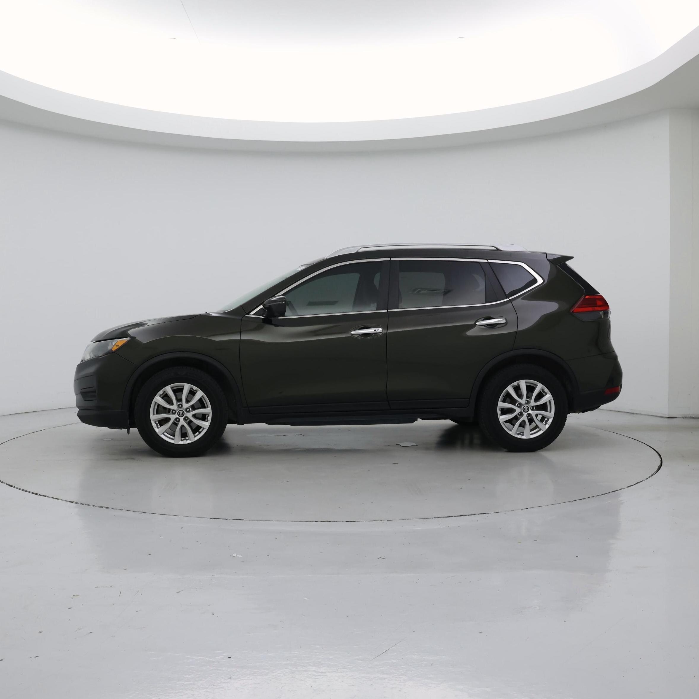 Thumbnail: 2017 Nissan Rogue - 3