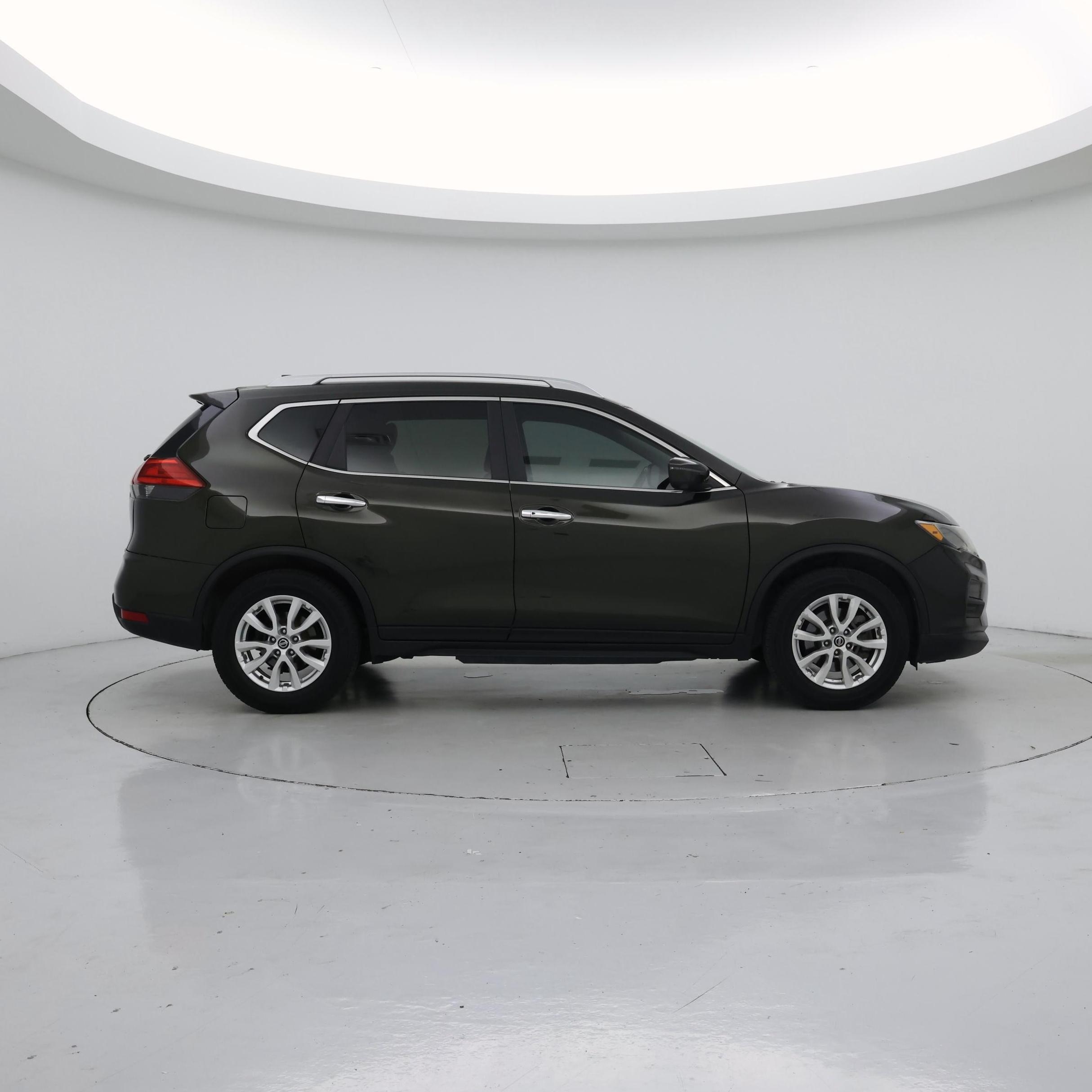 Thumbnail: 2017 Nissan Rogue - 7