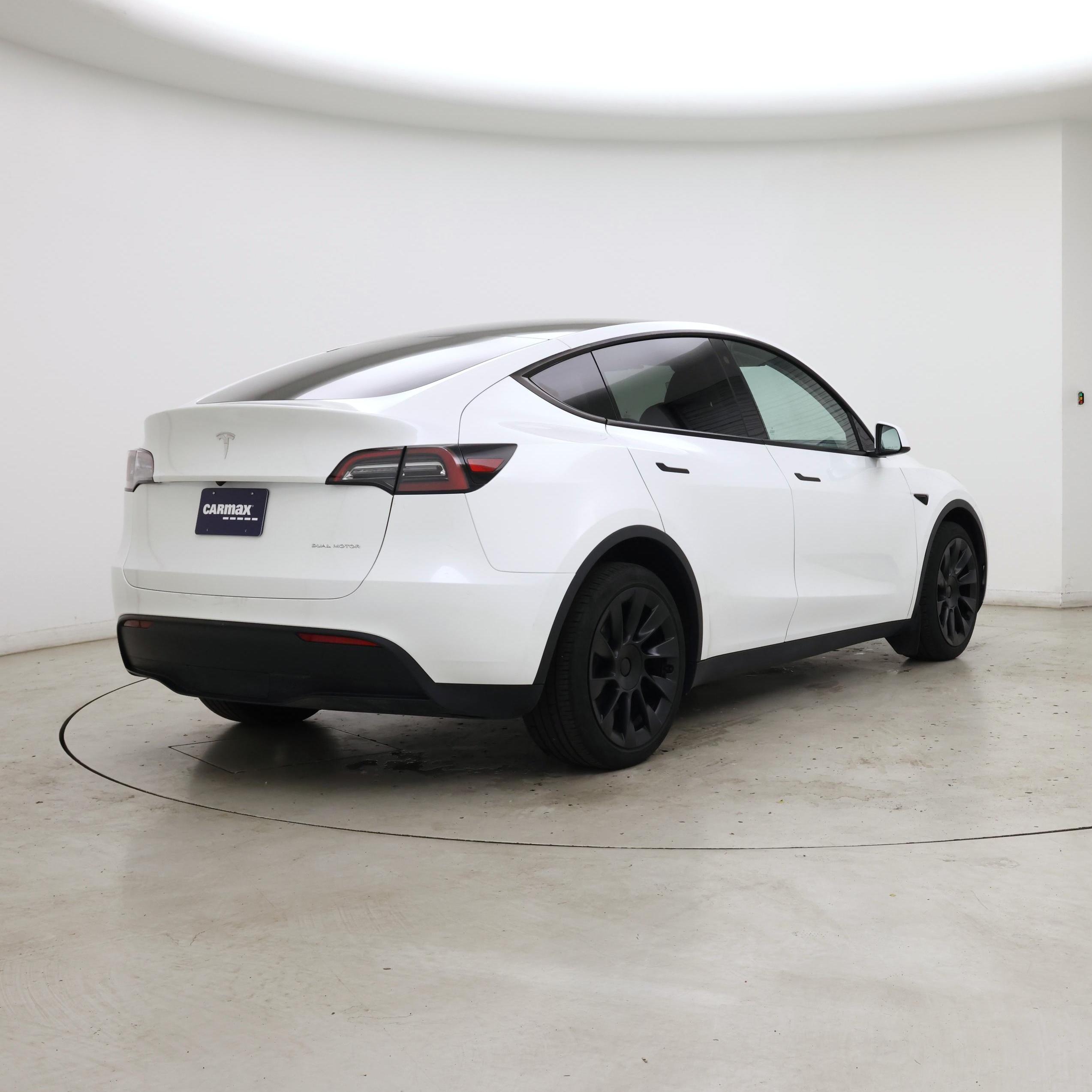 Thumbnail: 2023 Tesla Model Y - 8