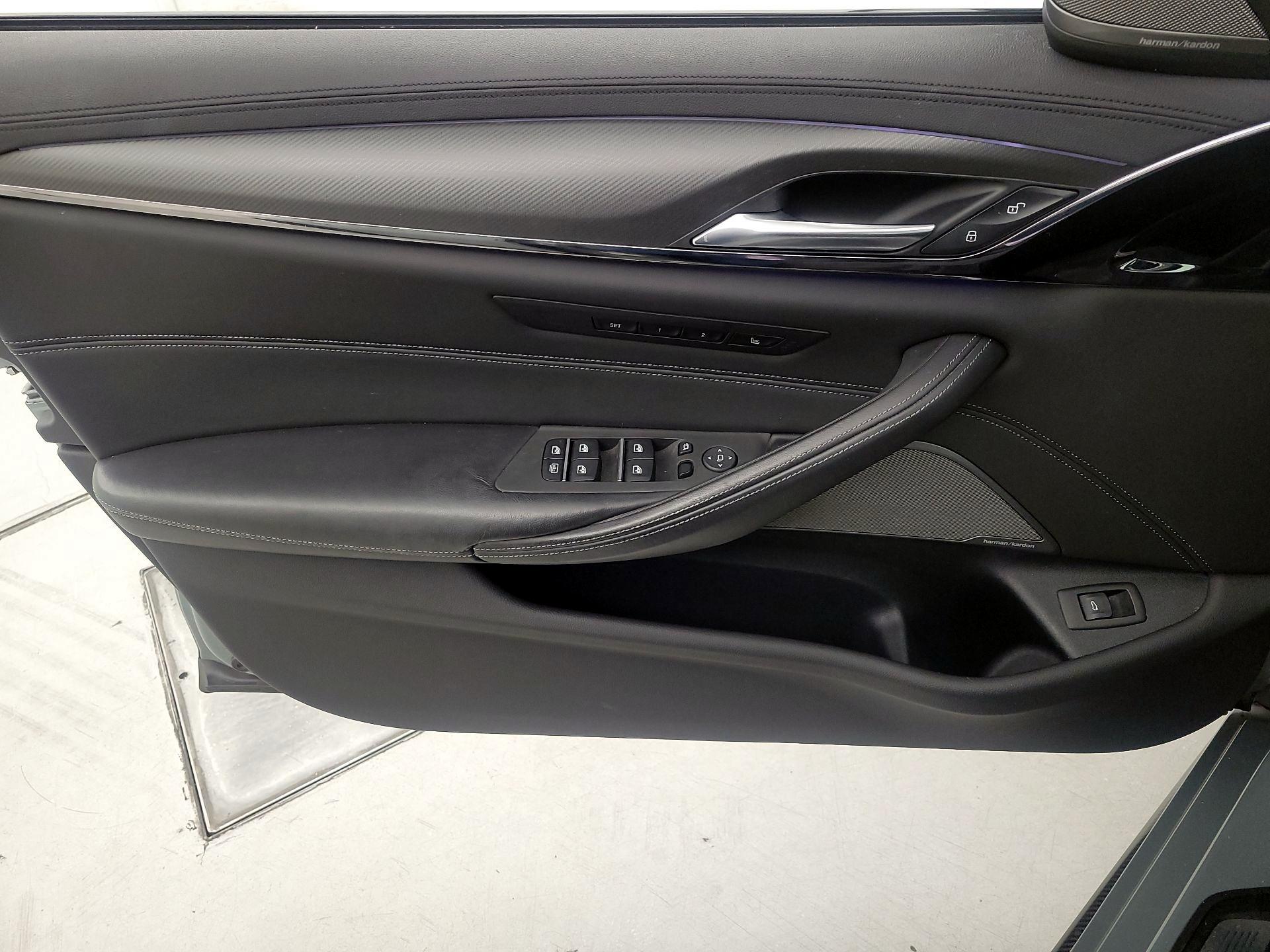 Thumbnail: 2019 BMW M5 - 12