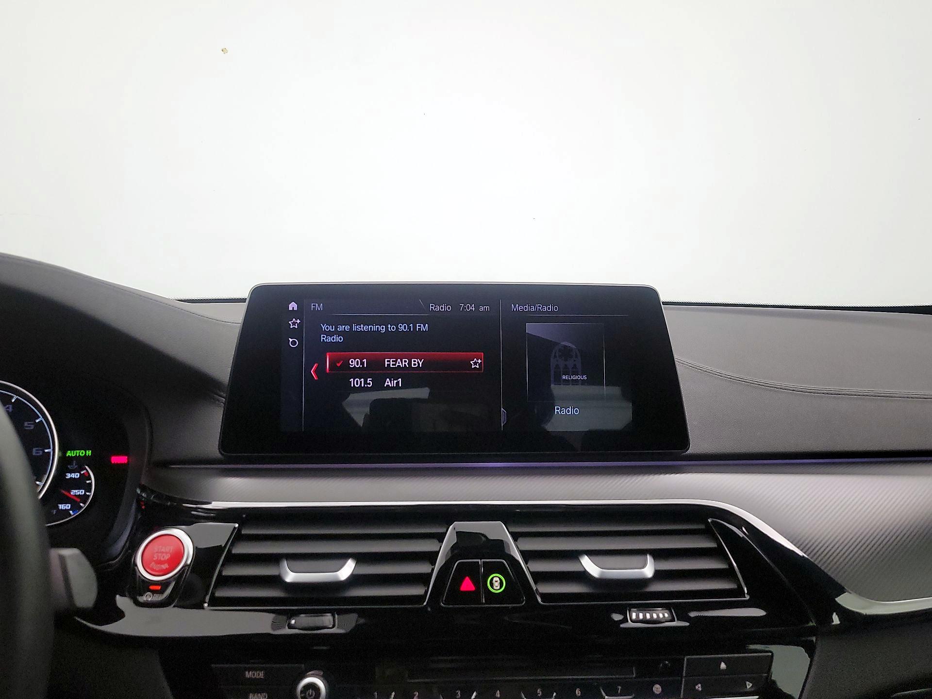 Thumbnail: 2019 BMW M5 - 16