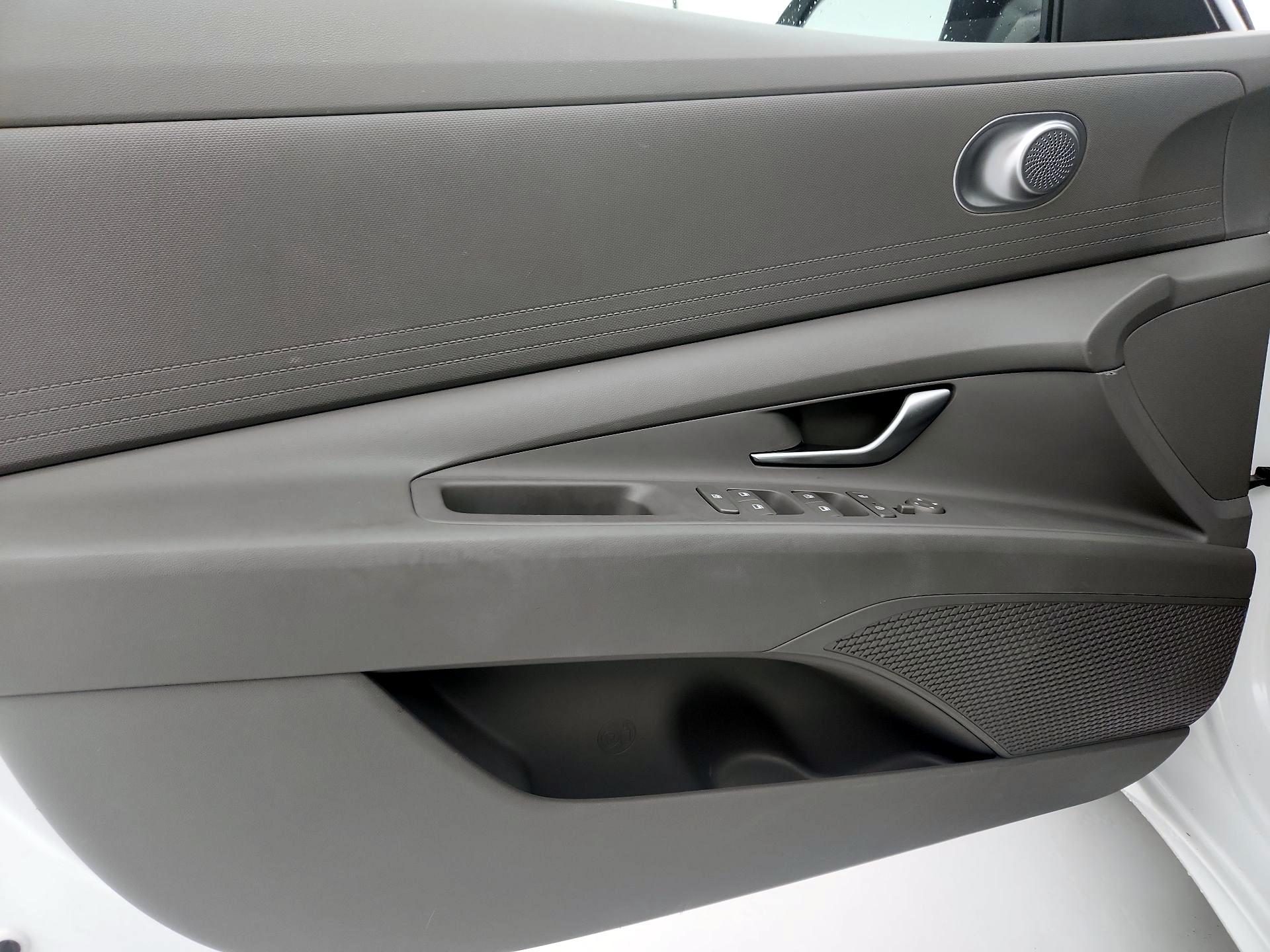 Thumbnail: 2021 Hyundai Elantra - 12