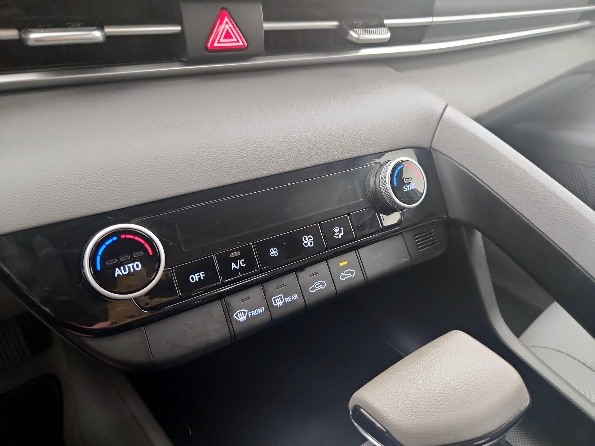 Thumbnail: 2021 Hyundai Elantra - 16