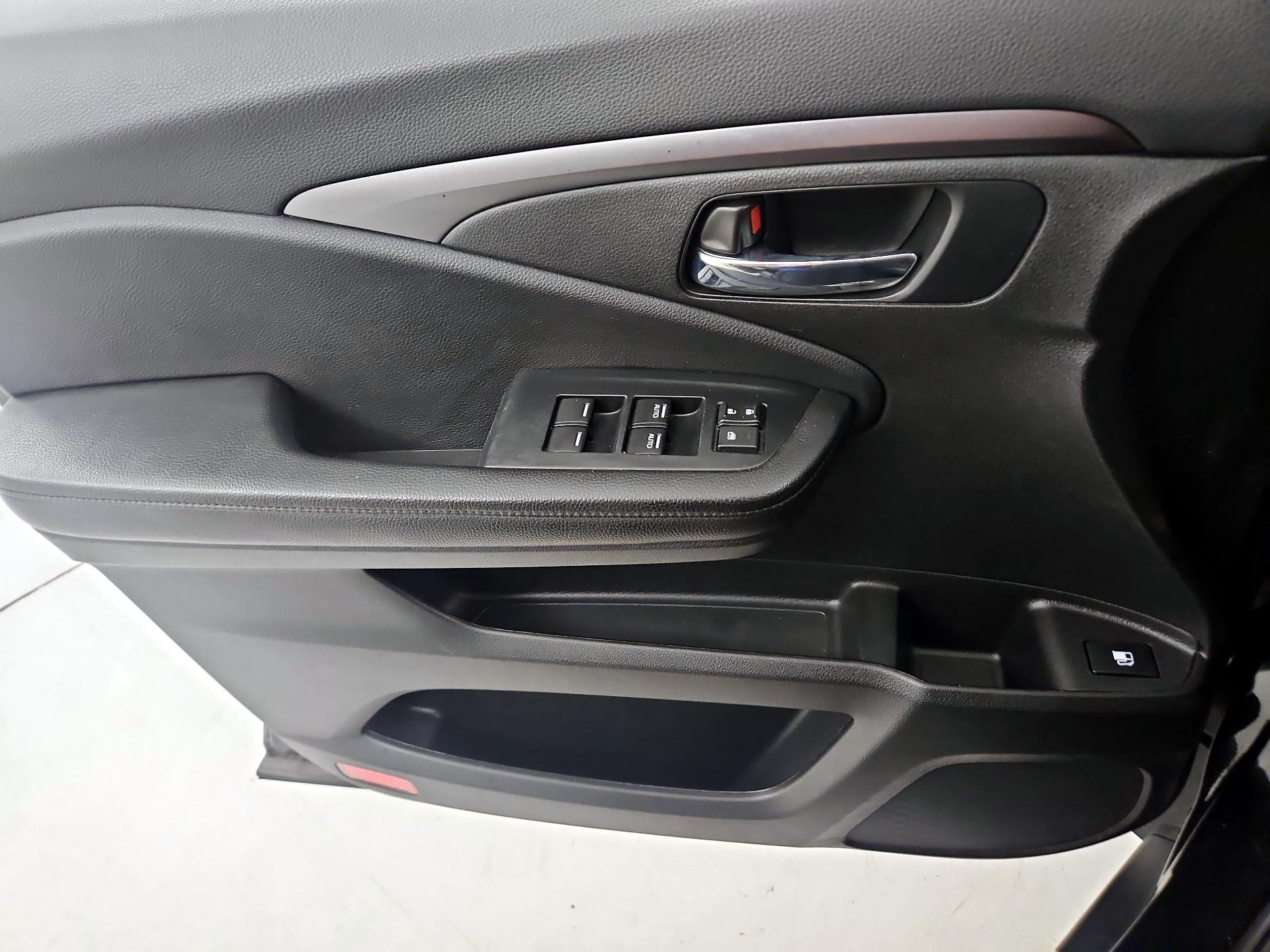 Thumbnail: 2022 Honda Pilot - 12
